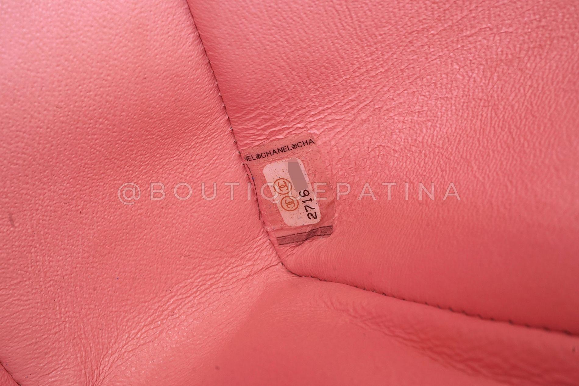 Chanel 19C Pink Tweed Boucle Medium Classic Double Flap Bag GHW 68176 For Sale 7