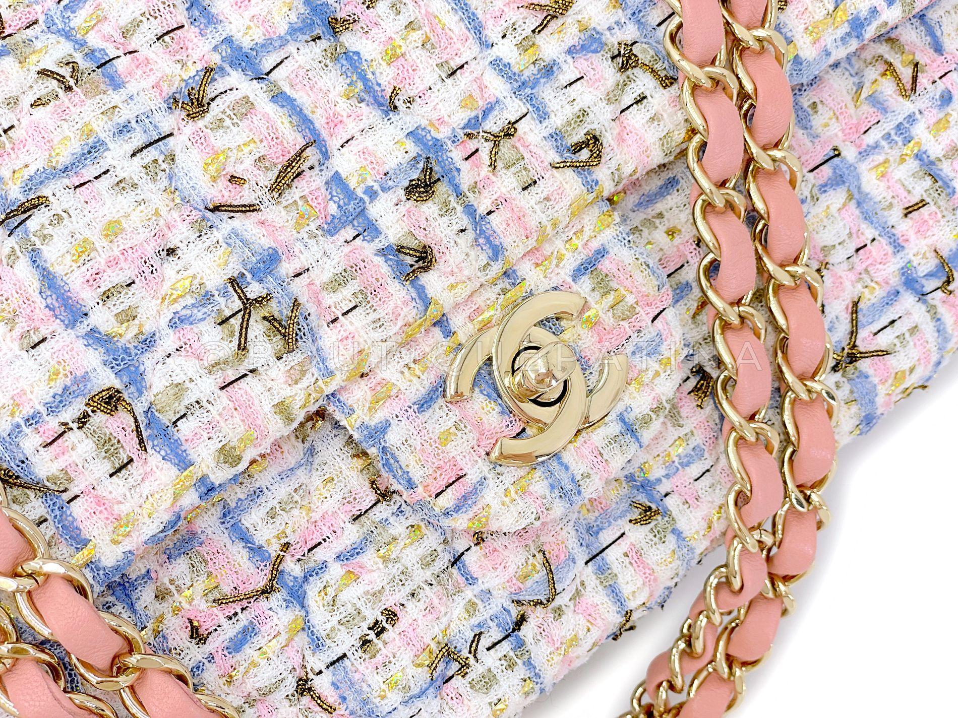 Chanel 19C Pink Tweed Boucle Medium Classic Double Flap Bag GHW 68176 For Sale 3