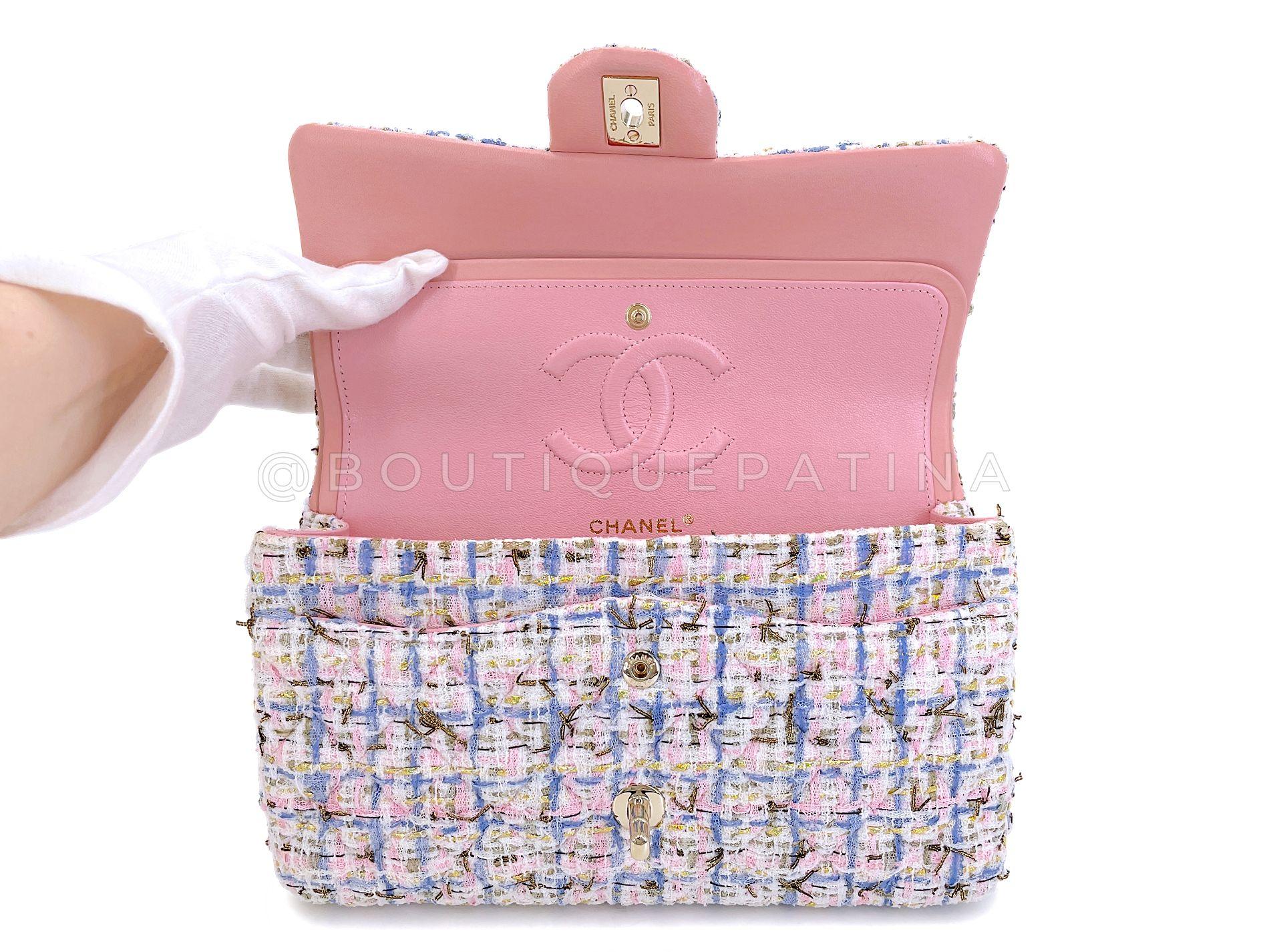 Chanel 19C Pink Tweed Boucle Medium Classic Double Flap Bag GHW 68176 For Sale 4