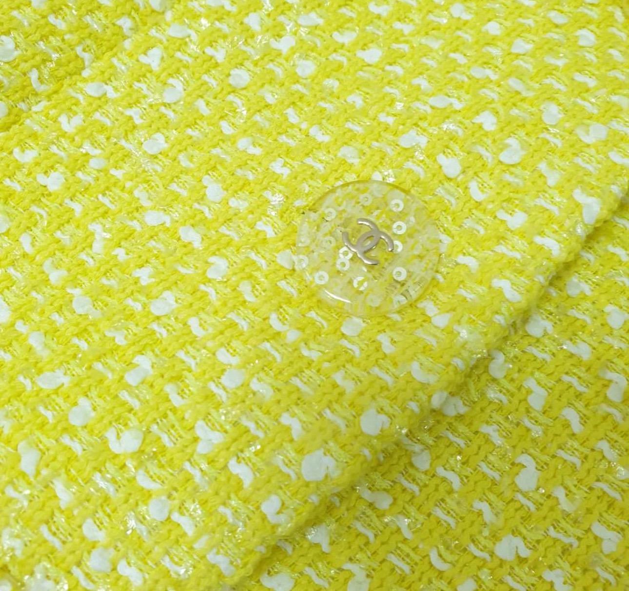 Donna Giacca Chanel 19S in tweed giallo in vendita