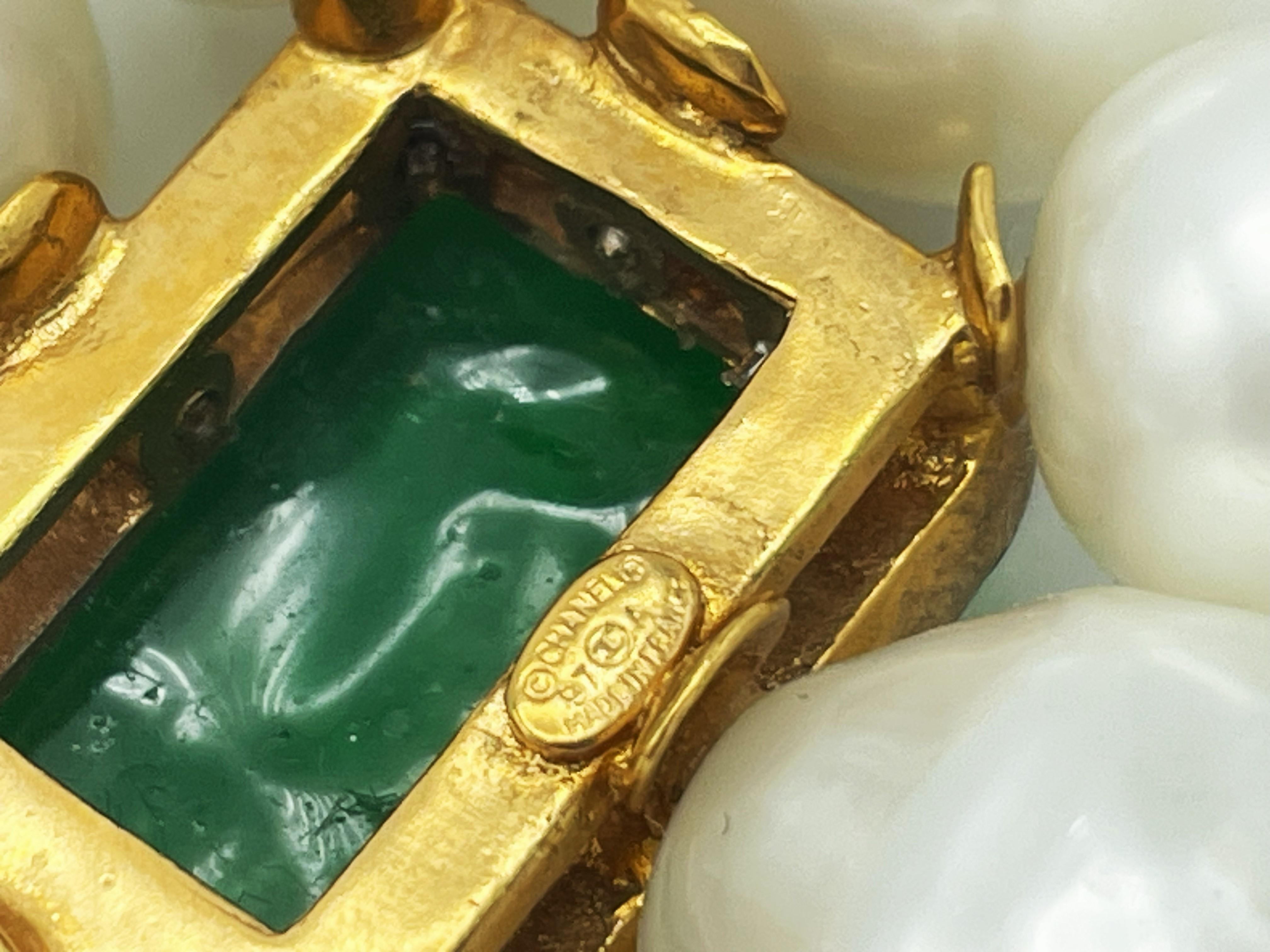 CHANEL 2 Reihen Collier mit breiten Perlen,  grün Gripoix signiert 97A - 1997 Herbst im Angebot 8