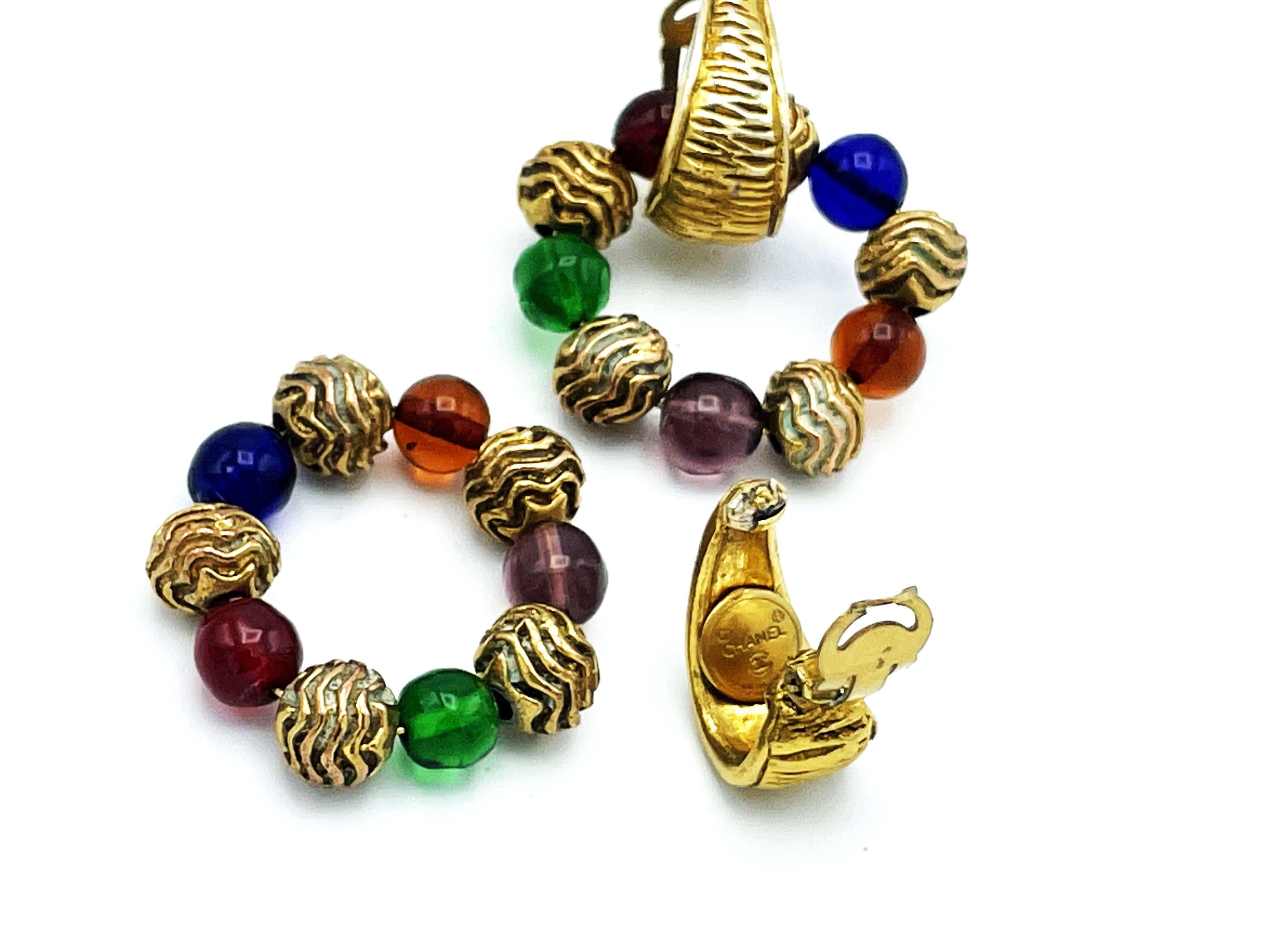 Women's Chanel 2 way clip-on earring Creole with Gripoix and gold balls, 1970/80s, Paris For Sale