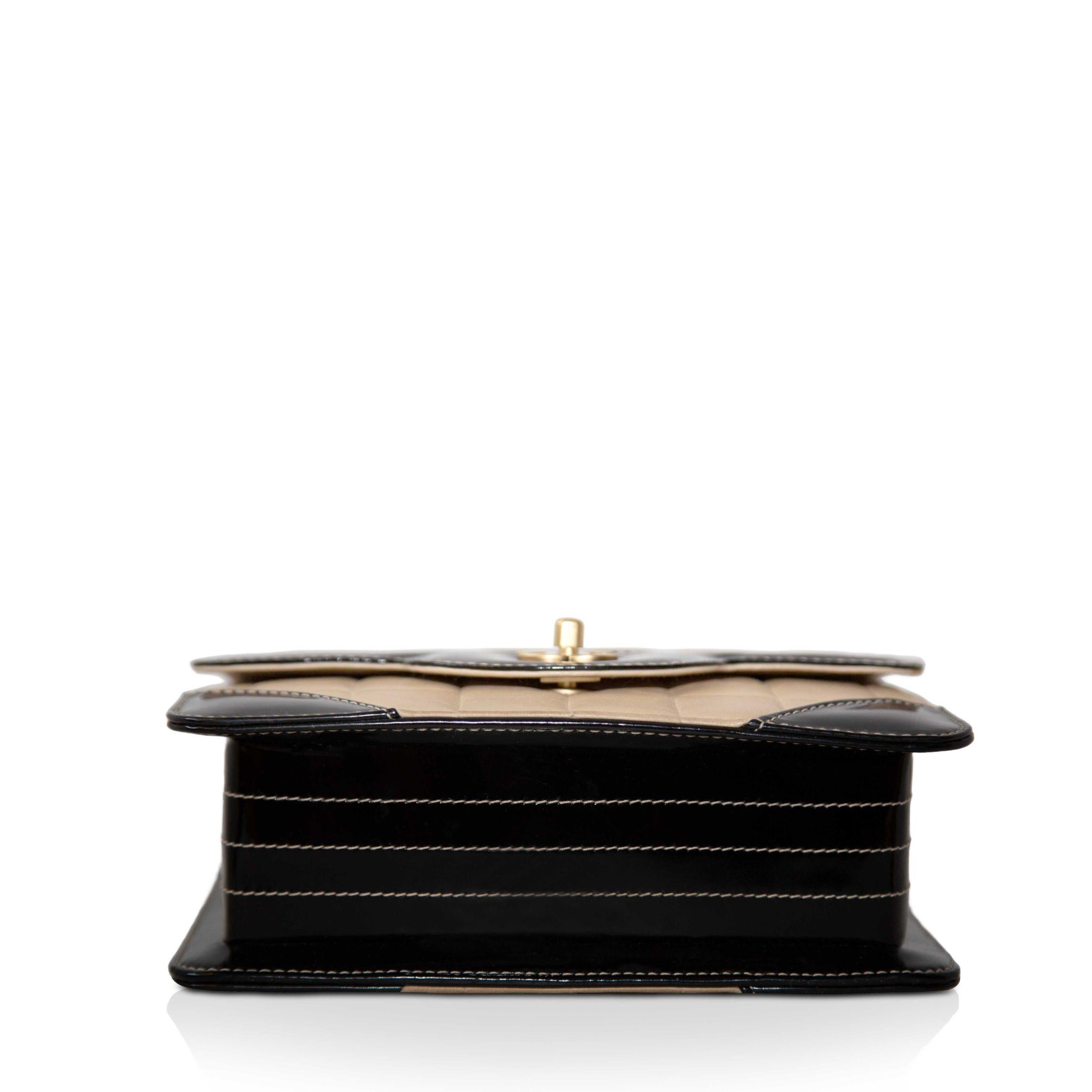 Women's or Men's Chanel 2000/02 Beige Leather Chocolate Bar Bag