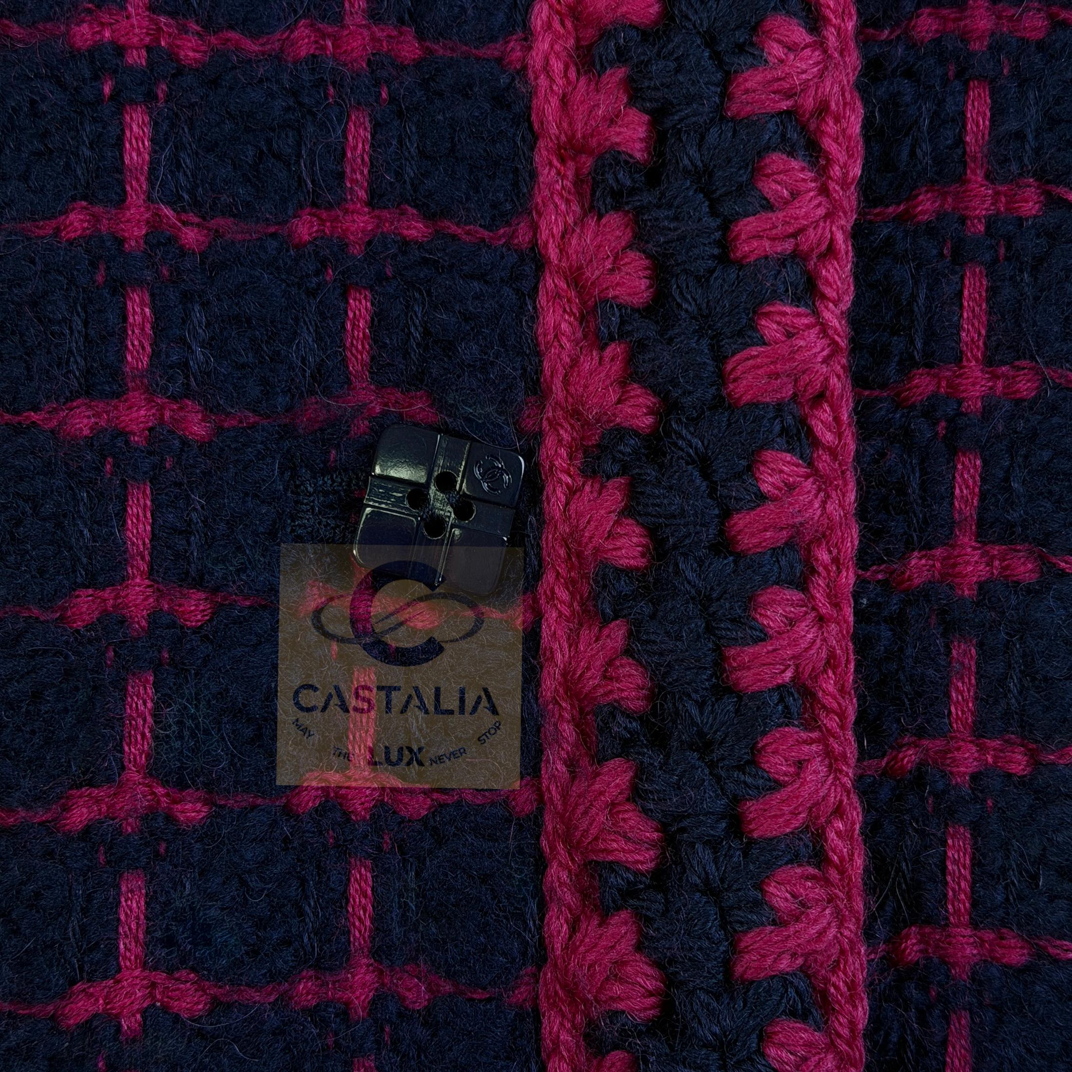 CHANEL 2000 Artefact Manteau en tweed avec ceinture à logo 40 FR en vente 6