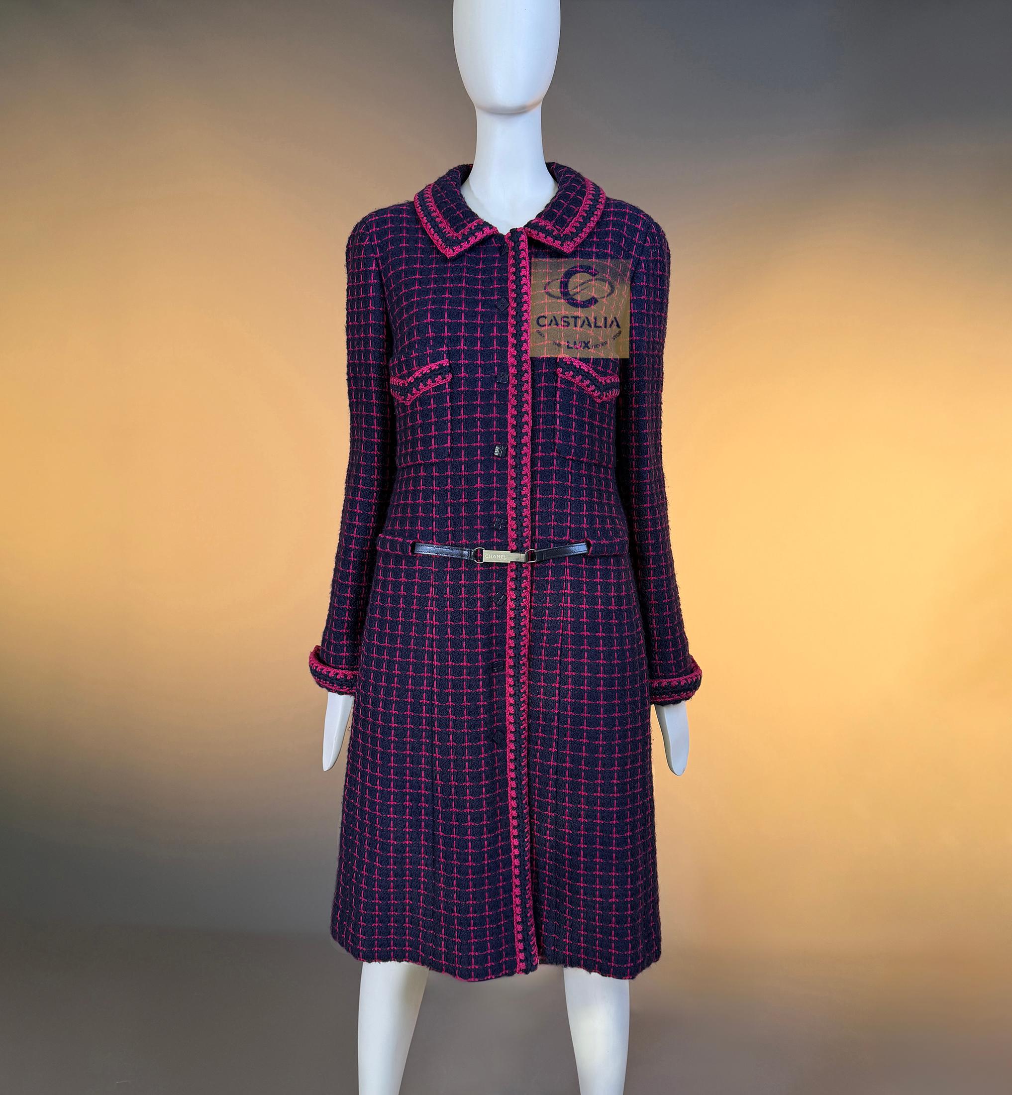 CHANEL 2000 Artefact Manteau en tweed avec ceinture à logo 40 FR Excellent état - En vente à Dubai, AE