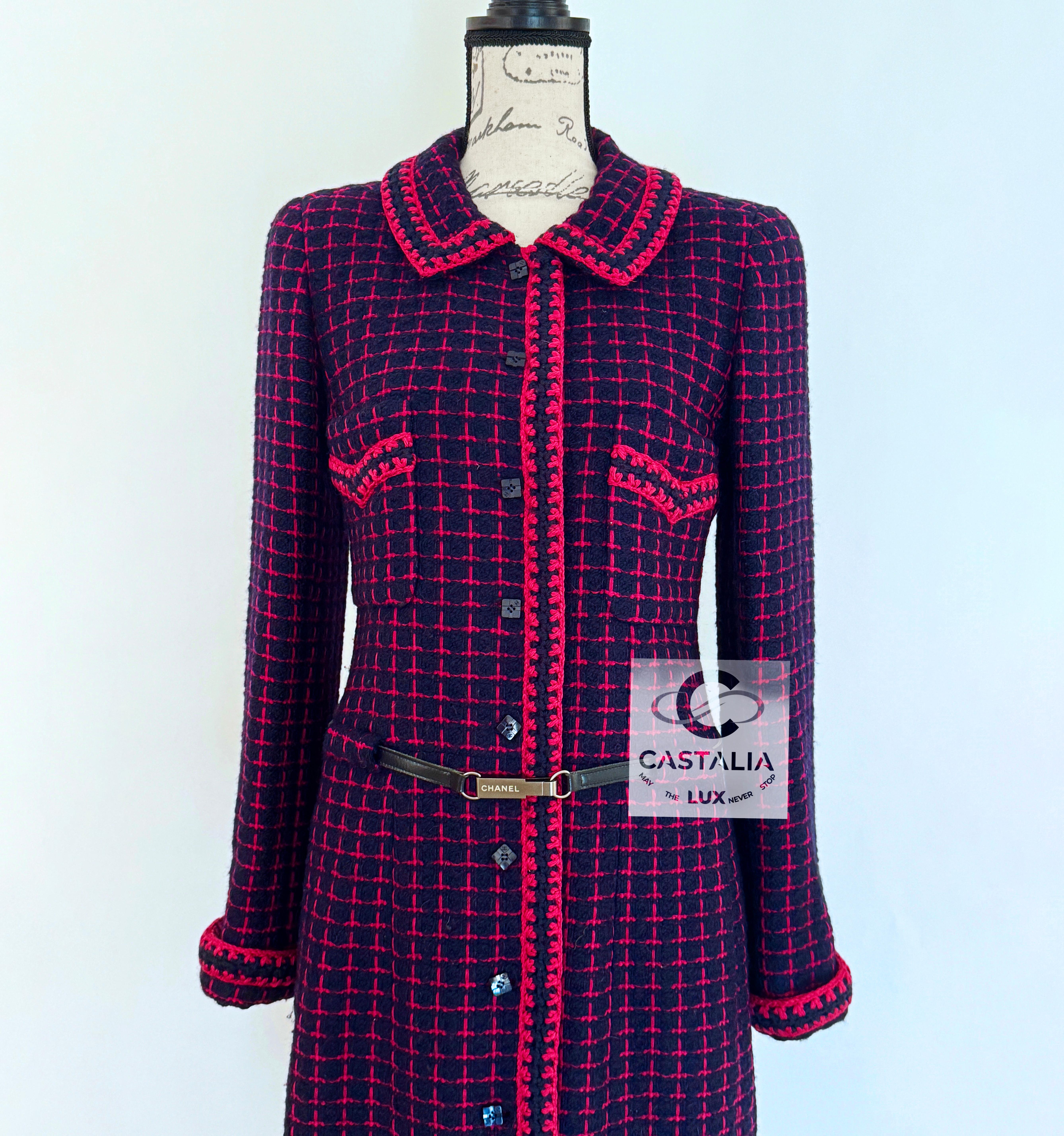 Femenino o masculino CHANEL 2000 Artefacto Abrigo de tweed con cinturón con logotipo 40 FR en venta