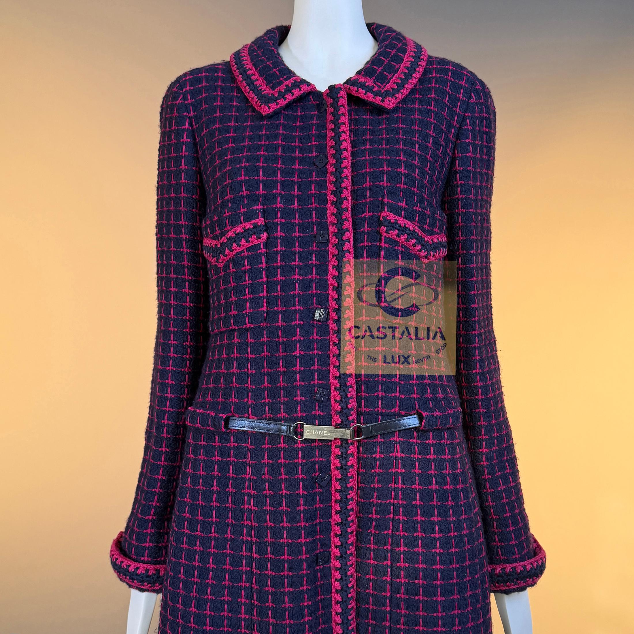 CHANEL 2000 Artefact Manteau en tweed avec ceinture à logo 40 FR en vente 1