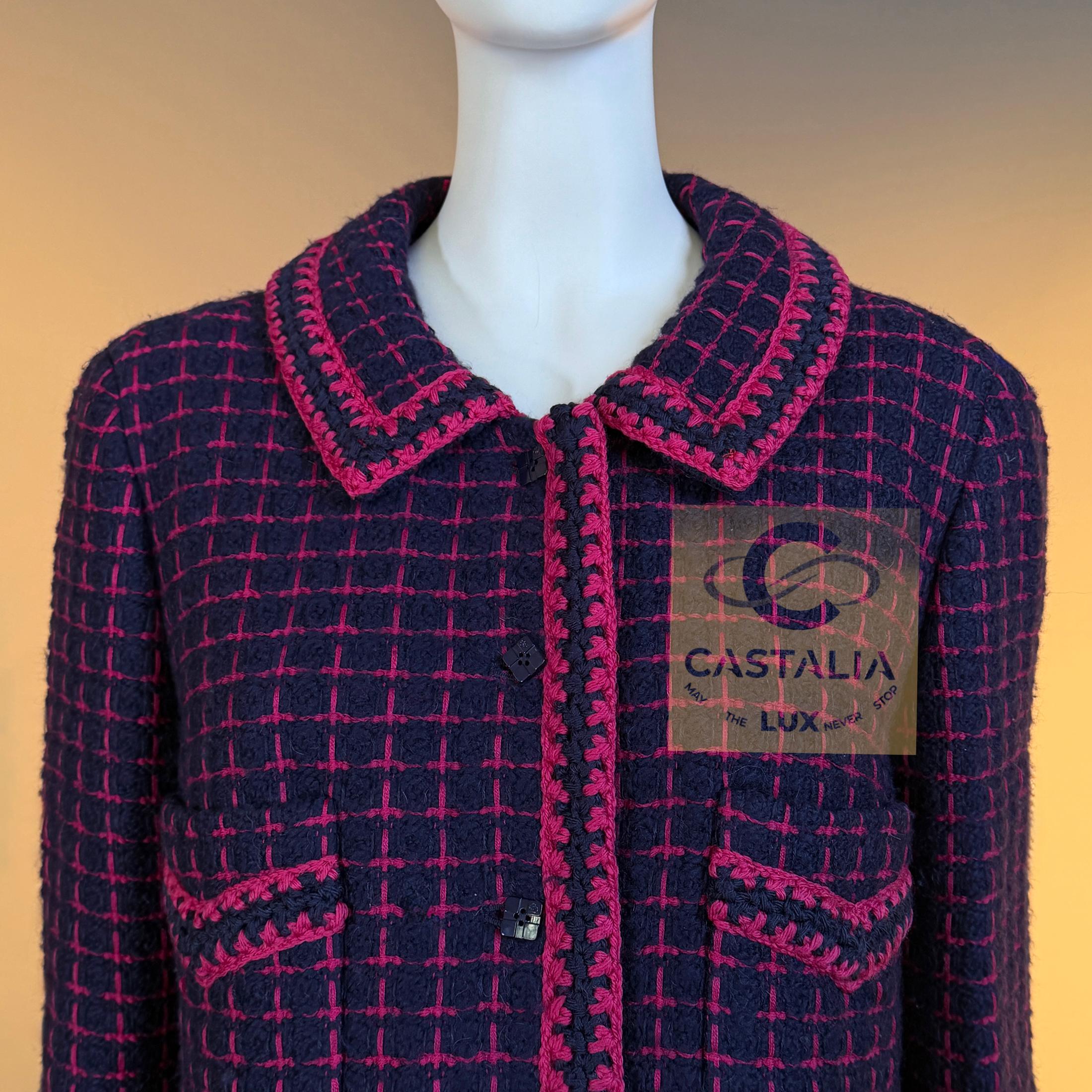 CHANEL 2000 Artefact Manteau en tweed avec ceinture à logo 40 FR en vente 3