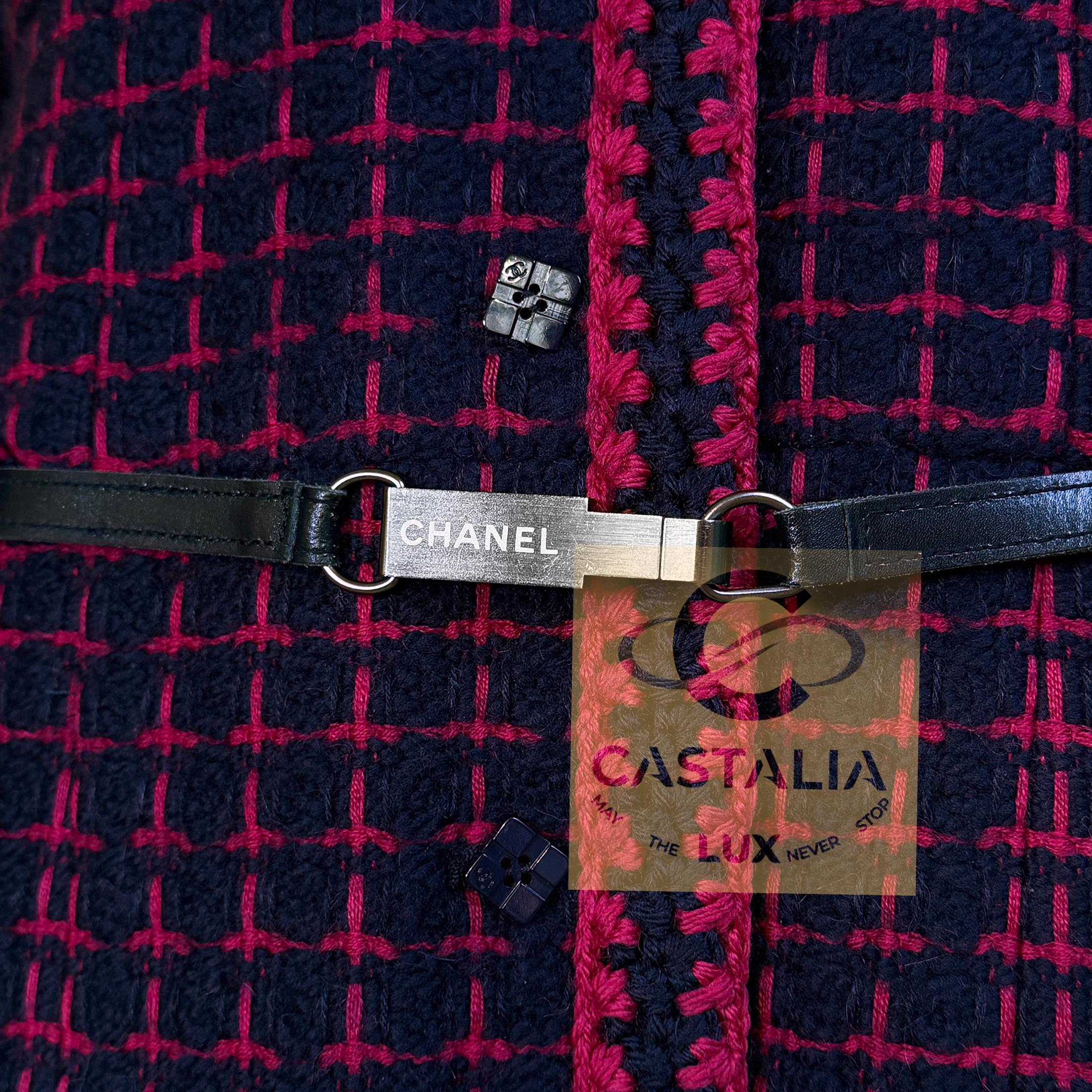 CHANEL 2000 Artefact Manteau en tweed avec ceinture à logo 40 FR en vente 4