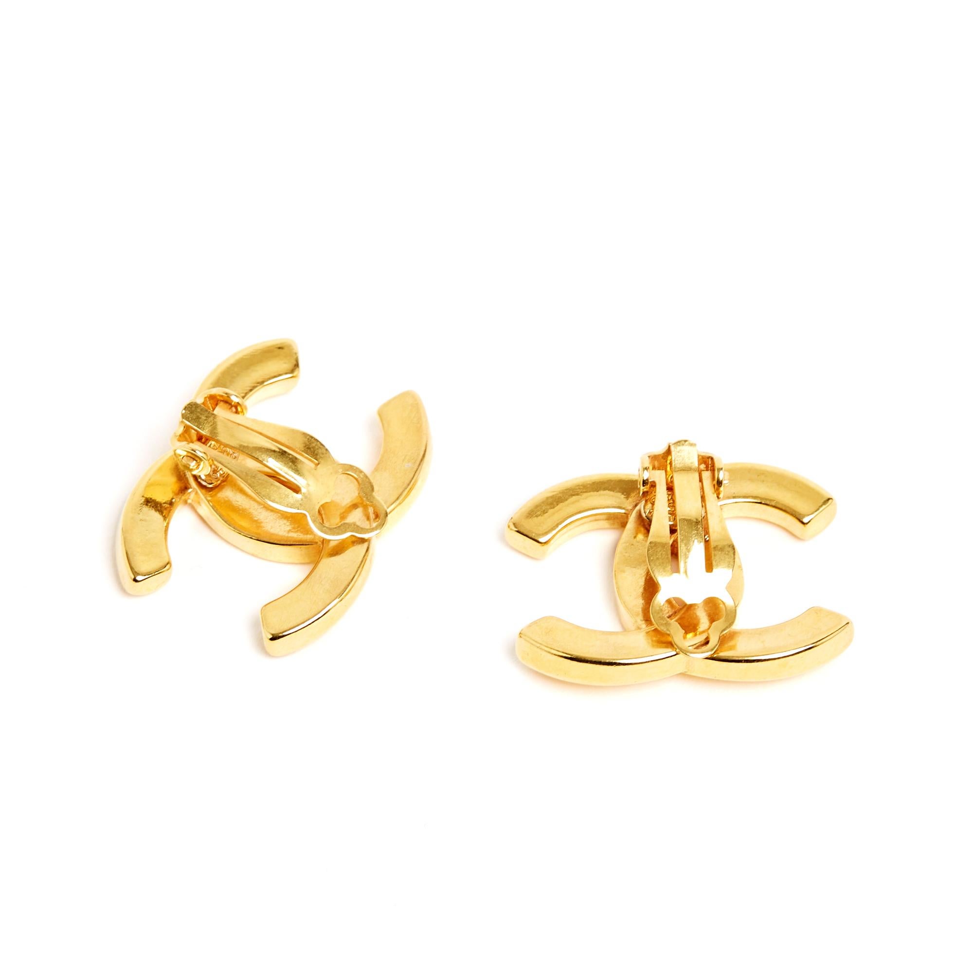 Femenino o masculino Chanel 2000 Boucles d'oreille Clips CC maxi pendientes dorados de clip en venta