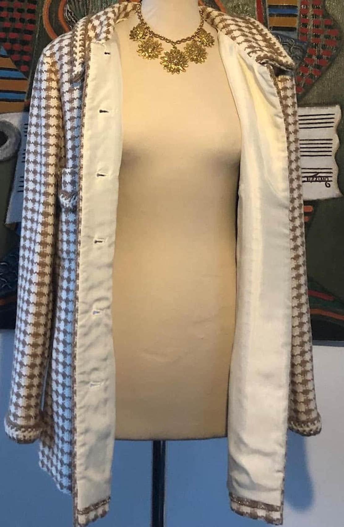 CHANEL 2000 Classic Collar Woven Jacket Beige Cream Tweed 3