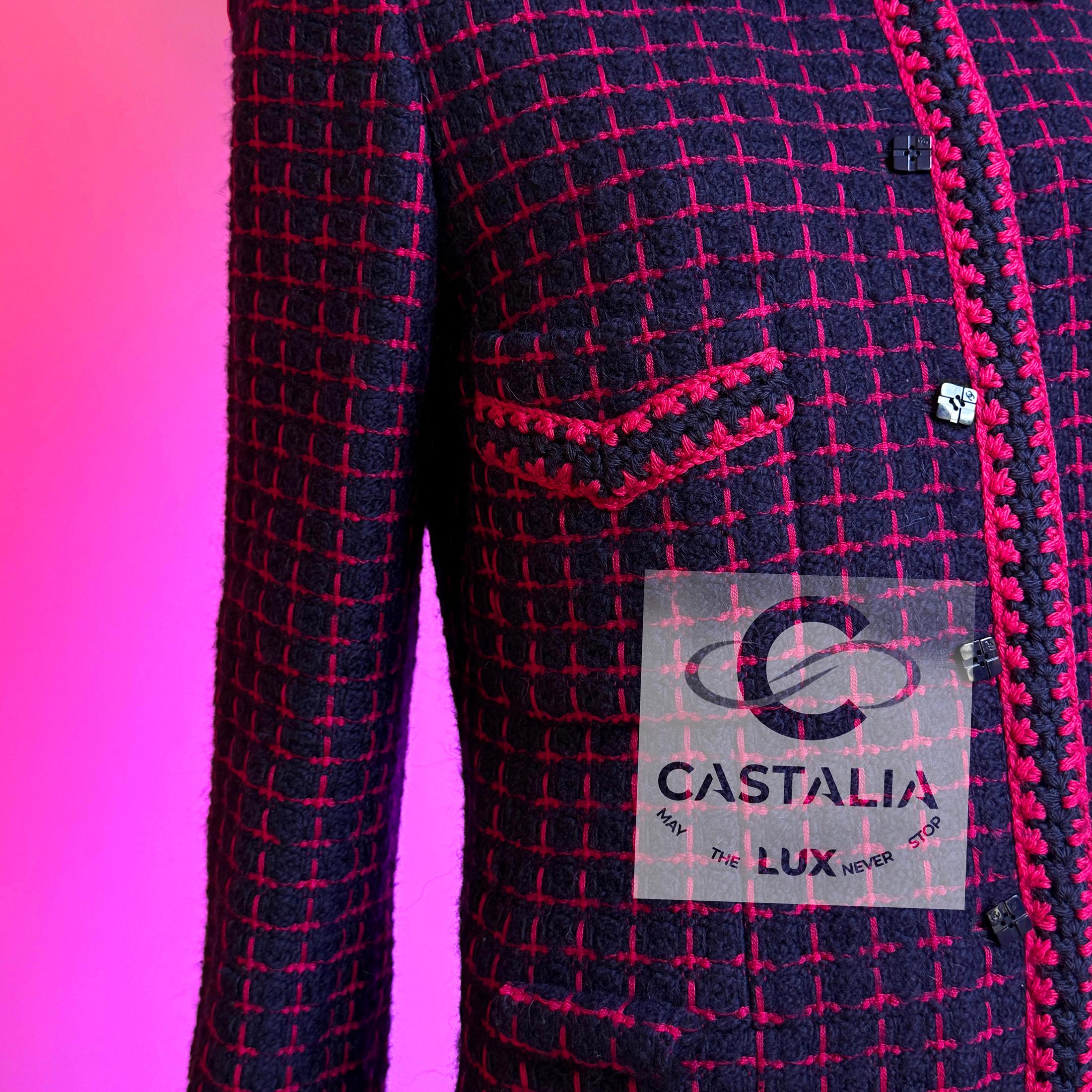 Cappotto Chanel 2000 Couture in tweed con bottoni CC Cube 42 FR in vendita 9