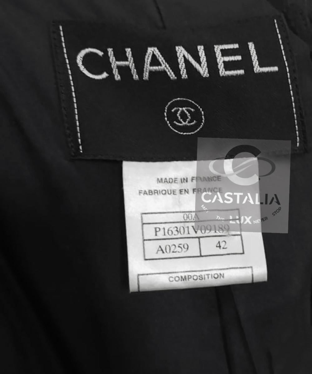 Cappotto Chanel 2000 Couture in tweed con bottoni CC Cube 42 FR in vendita 15