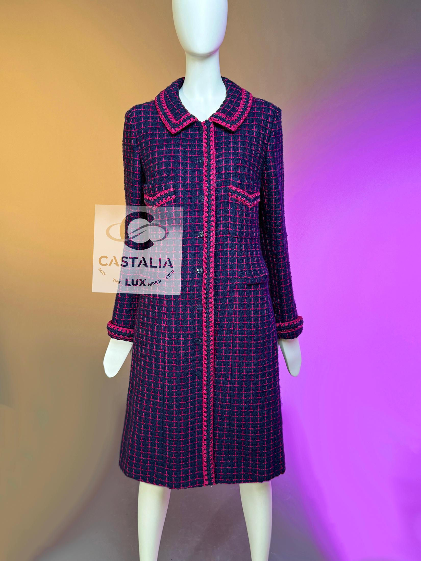 Cappotto Chanel 2000 Couture in tweed con bottoni CC Cube 42 FR in vendita 1