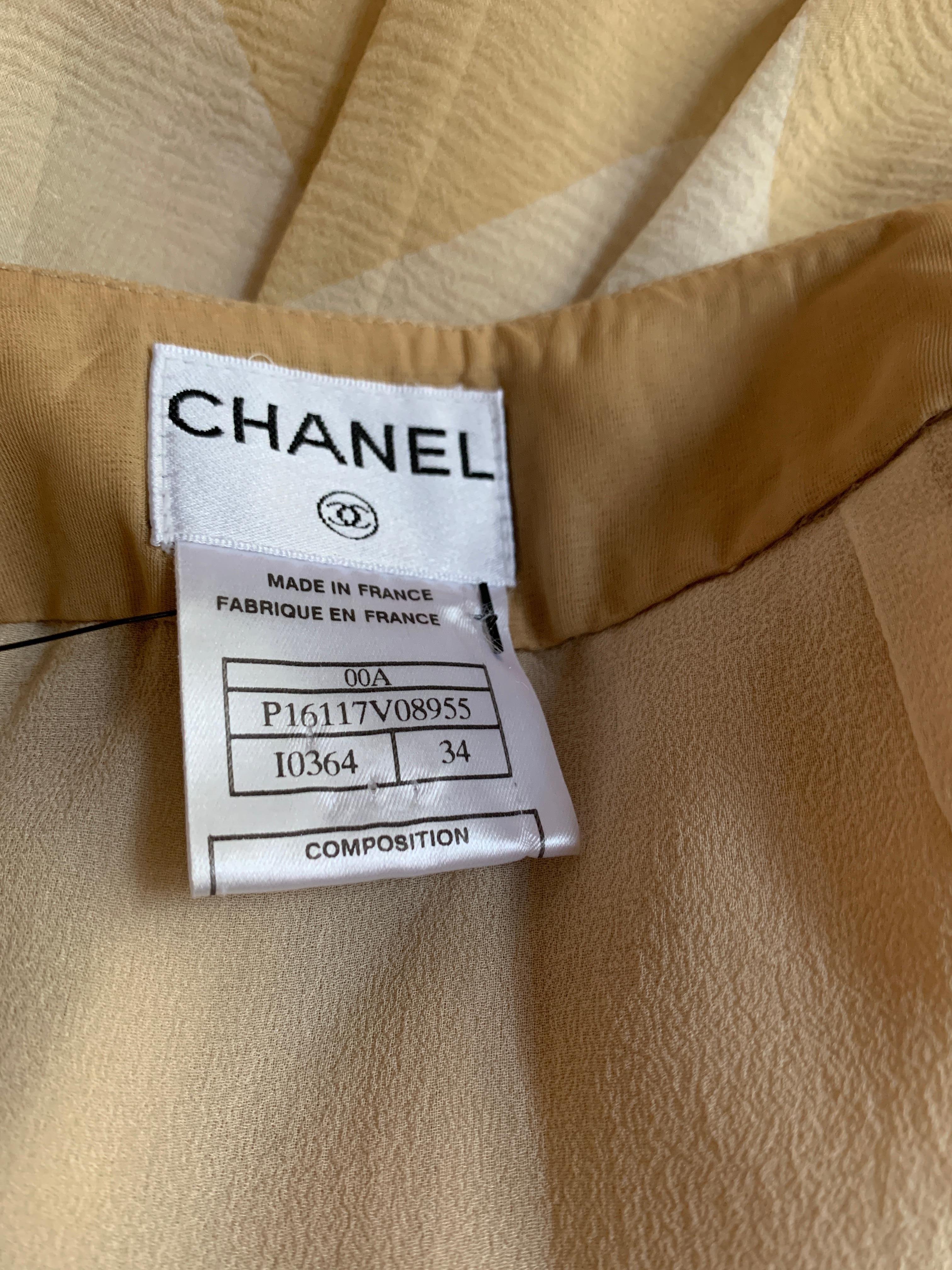 Chanel 2000 White and Tan Silk Chevron Skirt In Good Condition In San Francisco, CA