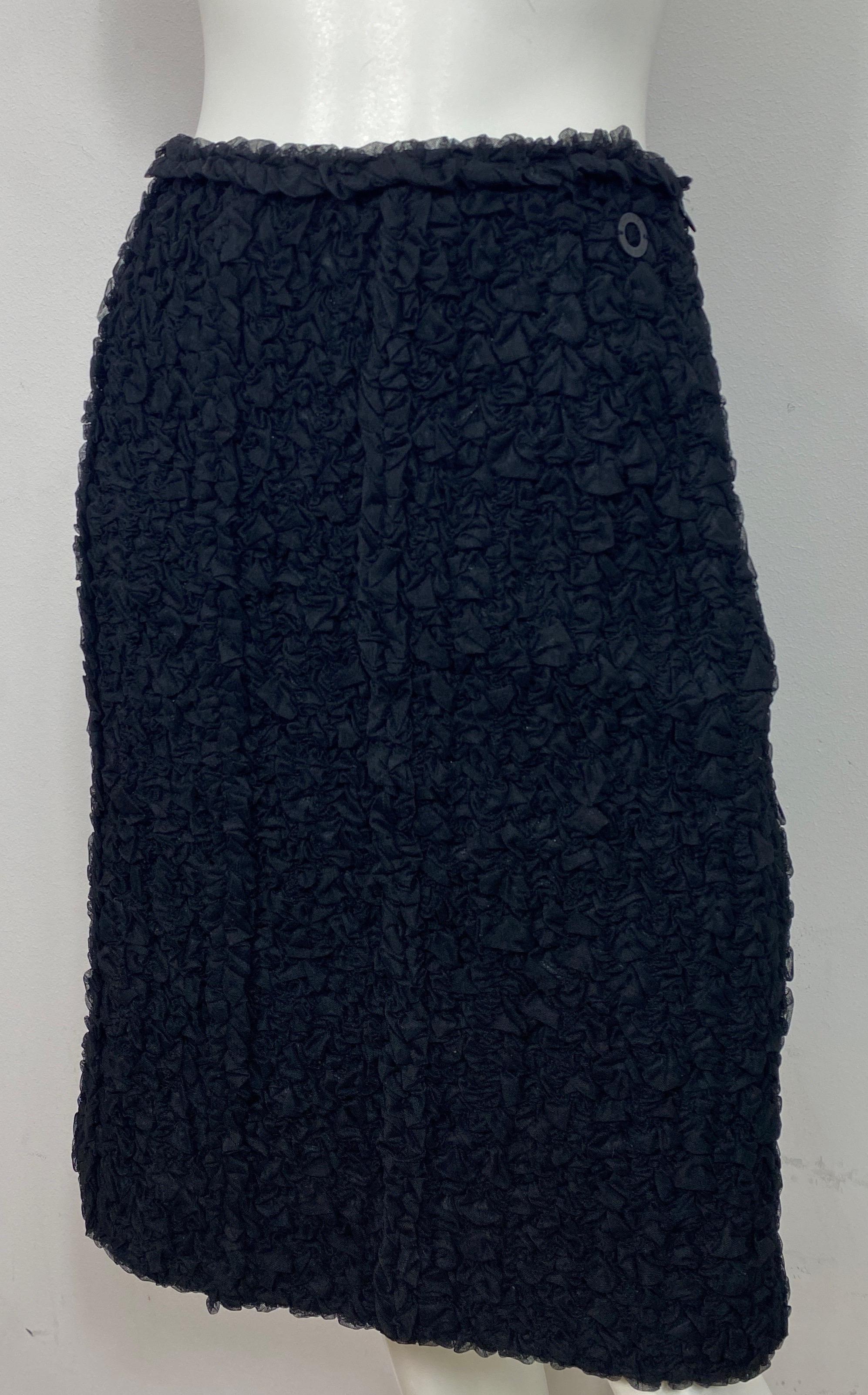 Chanel 2000 Spring Transitions Collection Black Ruched Mesh A LineSkirt-Size 42 In Excellent Condition For Sale In West Palm Beach, FL