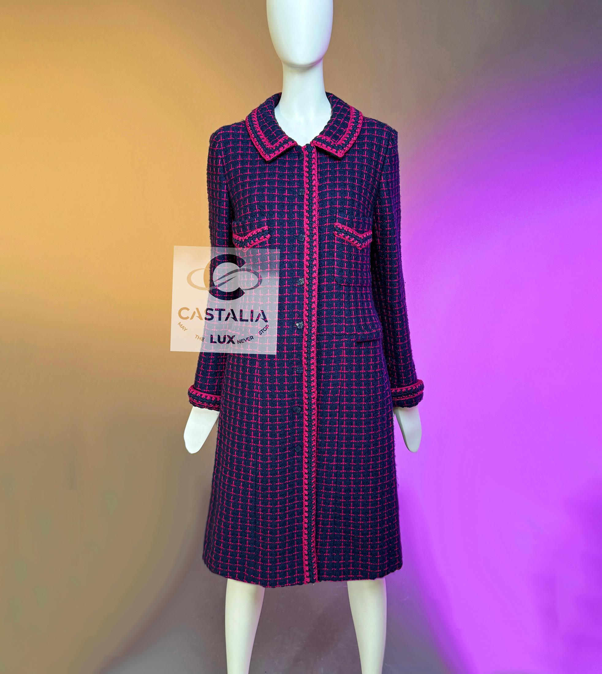 CHANEL 2000 Vintage Relikt CC Knöpfe Tweed Mantel 42 FR im Zustand „Hervorragend“ im Angebot in Dubai, AE