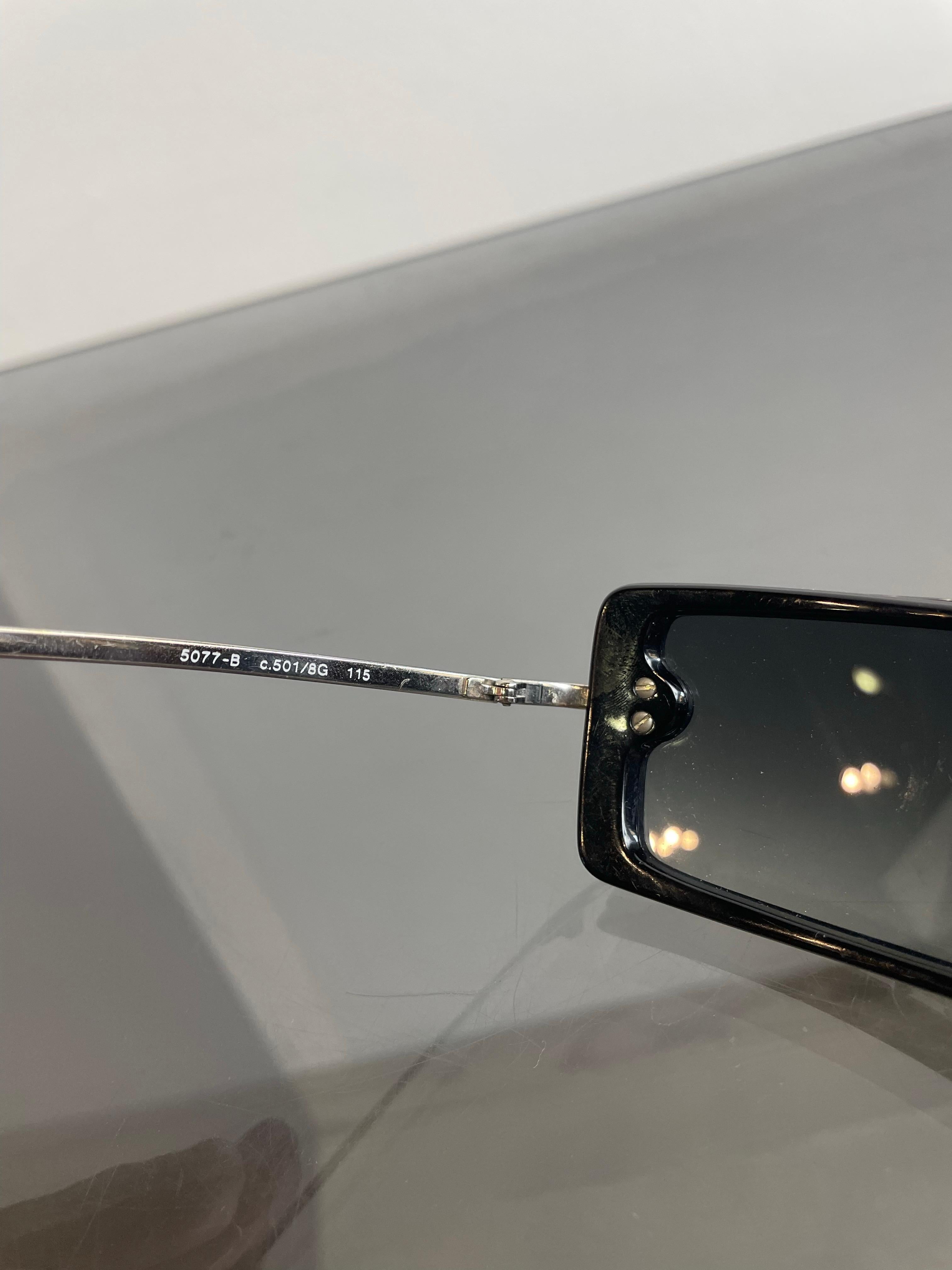 Chanel 2000er schwarz  Sonnenbrille im Angebot 1