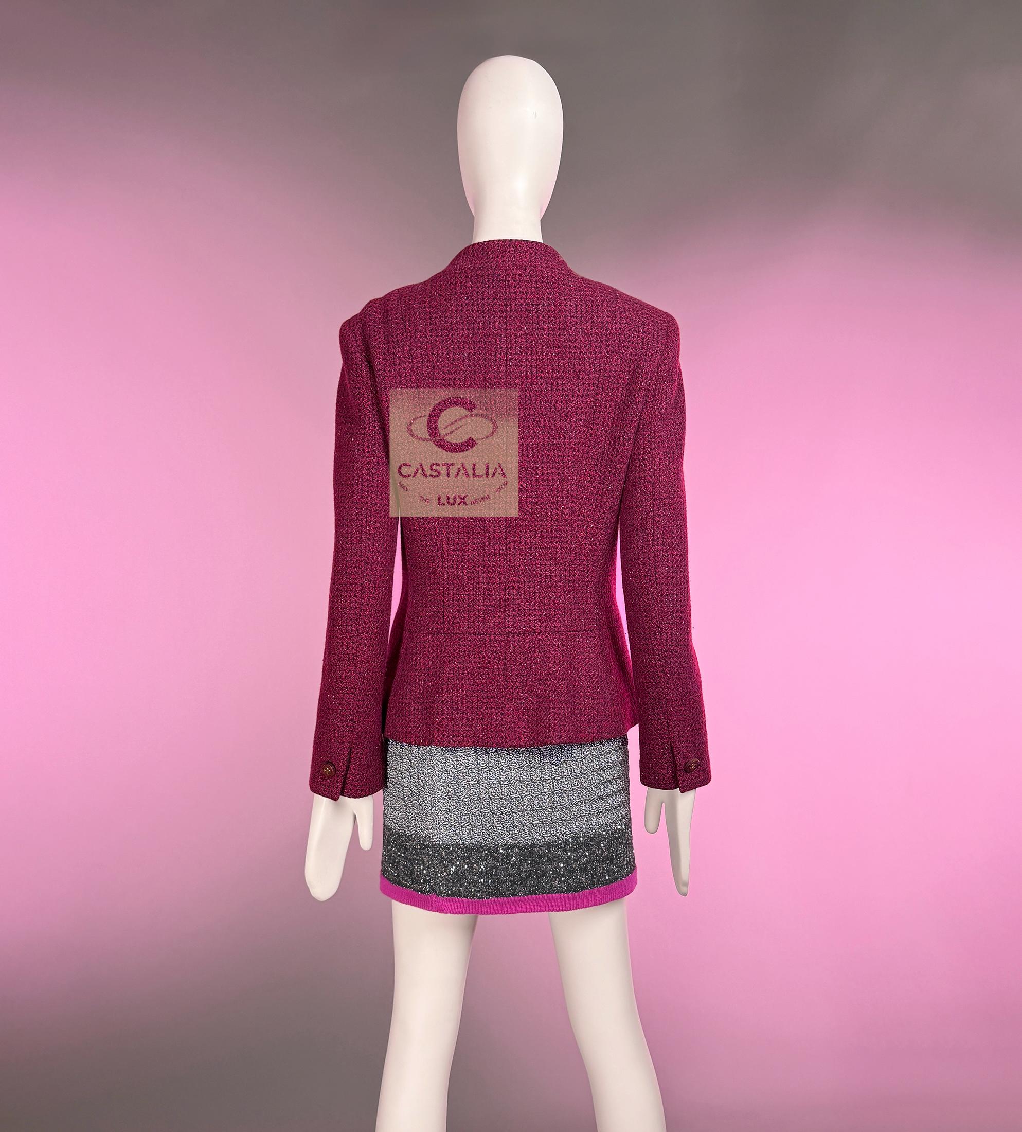 CHANEL 2000s Era Couture Relic Burgundy Tweed Jacket en venta 12