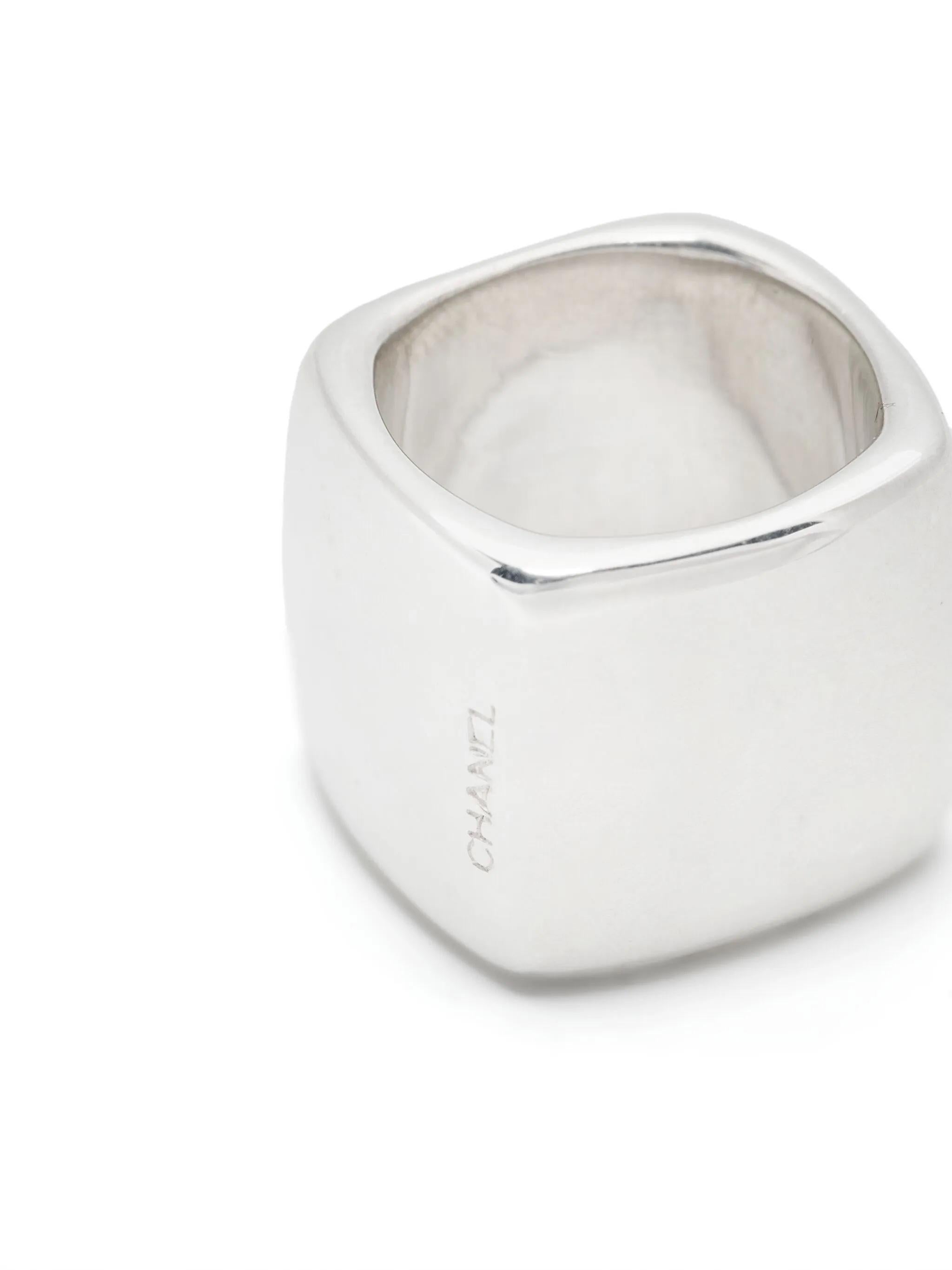 - circa Spring 2000
- Sterling silver
- Square shape
- Debossed logo to the front
- Polished finish

Please kindly note all items have been previously used and present some signs of wear unless marked as 'unworn'. Please refer to the many images on