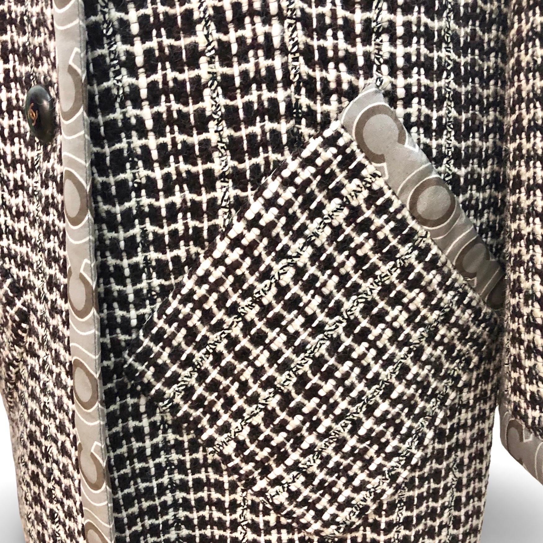 Chanel 2001 F/W Creme/Braun Tweed Langer Mantel im Zustand „Hervorragend“ im Angebot in Sheung Wan, HK