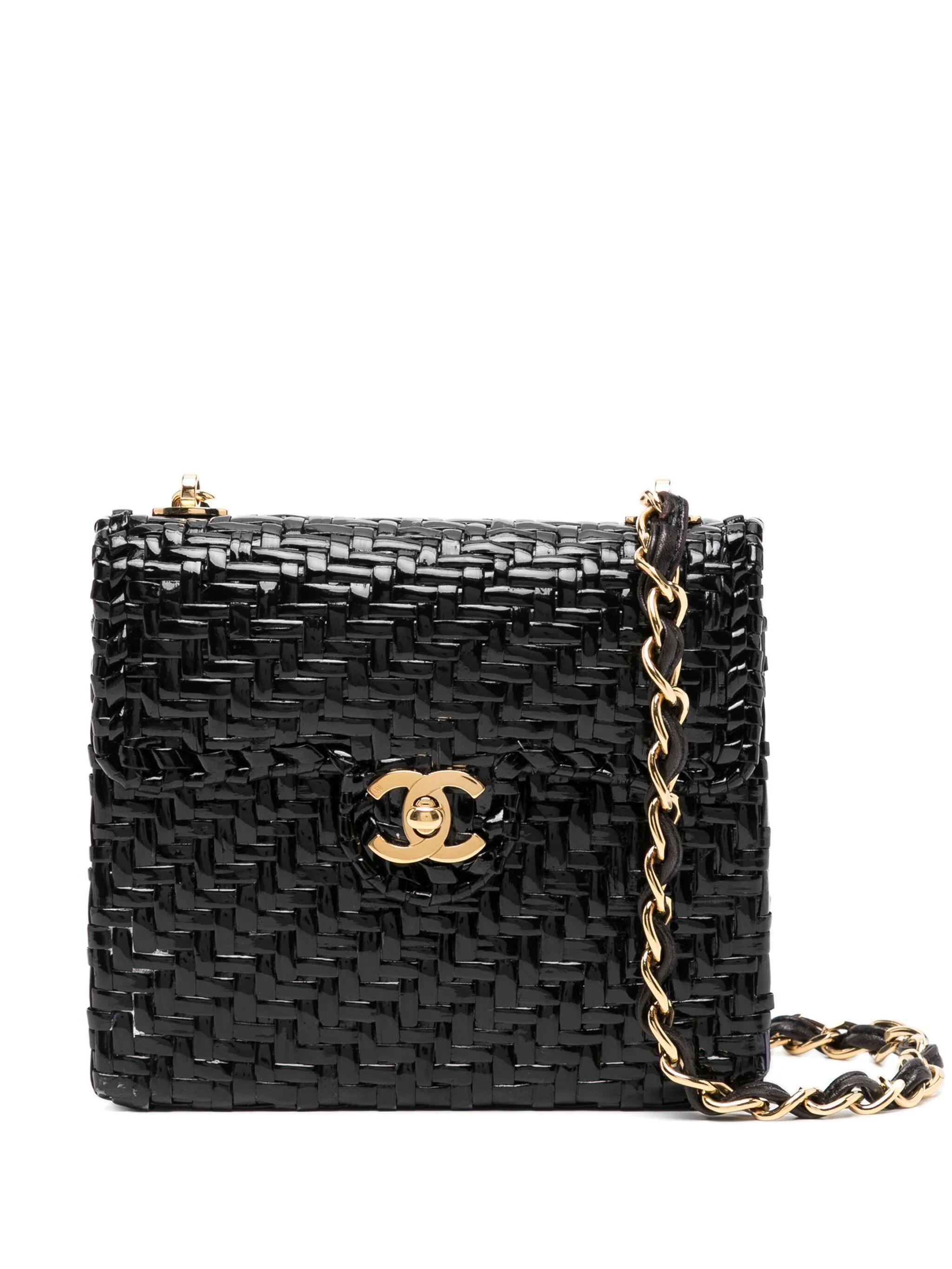 Chanel 2001 Flap Vintage Mini Wicker Raffia Classic Black Rattan Cross Body Bag In Good Condition For Sale In Miami, FL