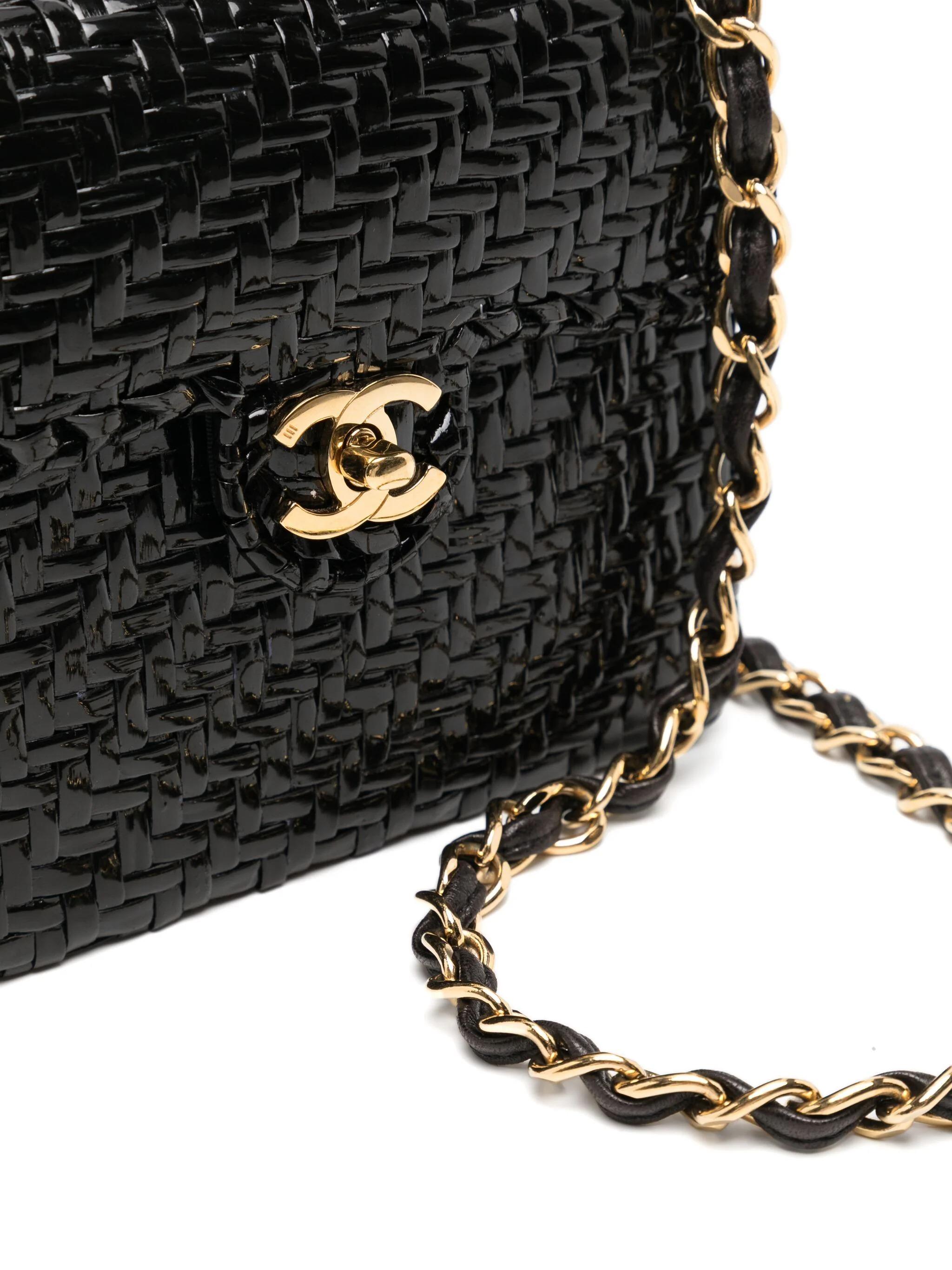 Women's or Men's Chanel 2001 Flap Vintage Mini Wicker Raffia Classic Black Rattan Cross Body Bag For Sale