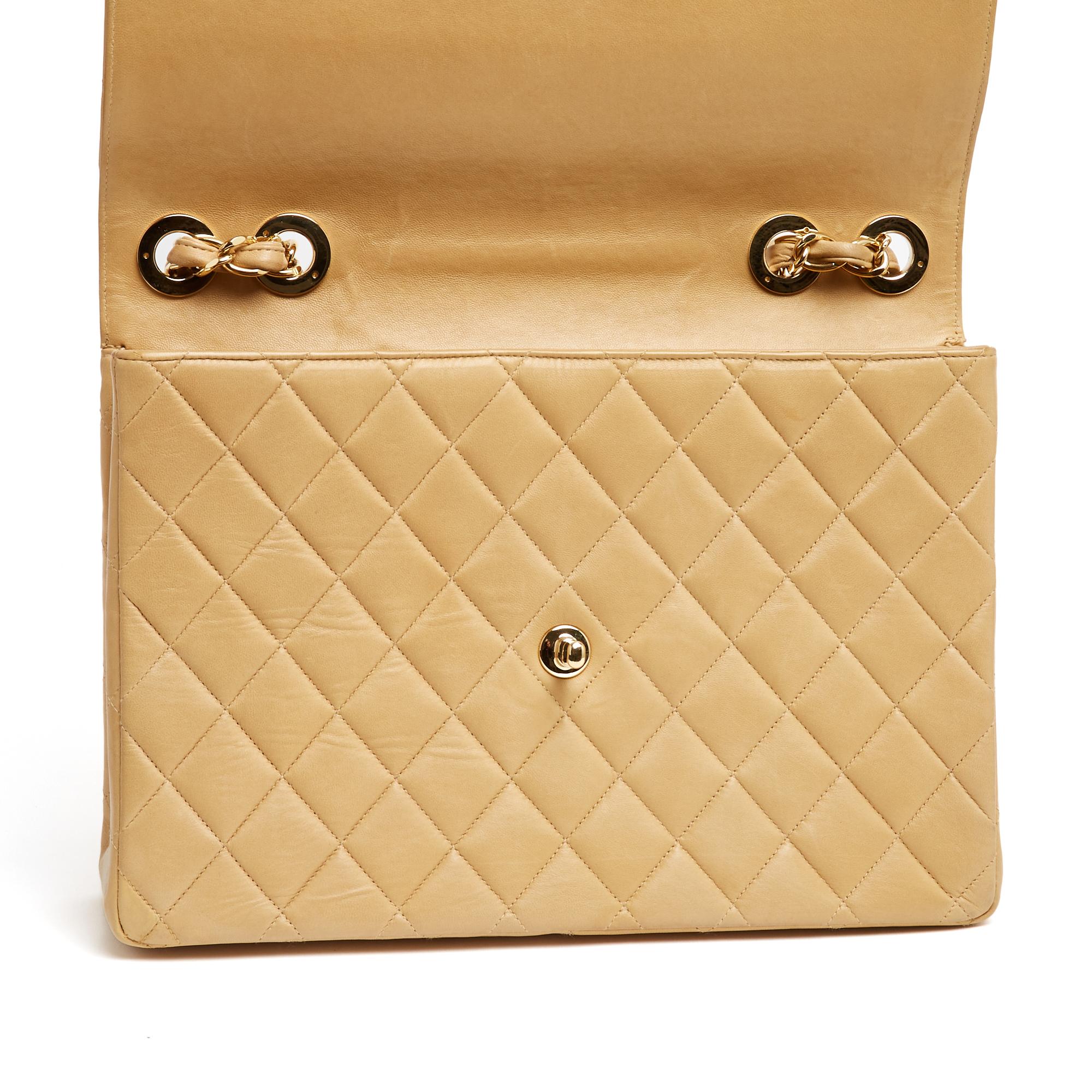Chanel 2001 Grand Sac Classique CC Beige Leather Gold Timeless Classic Maxi Bag For Sale 1