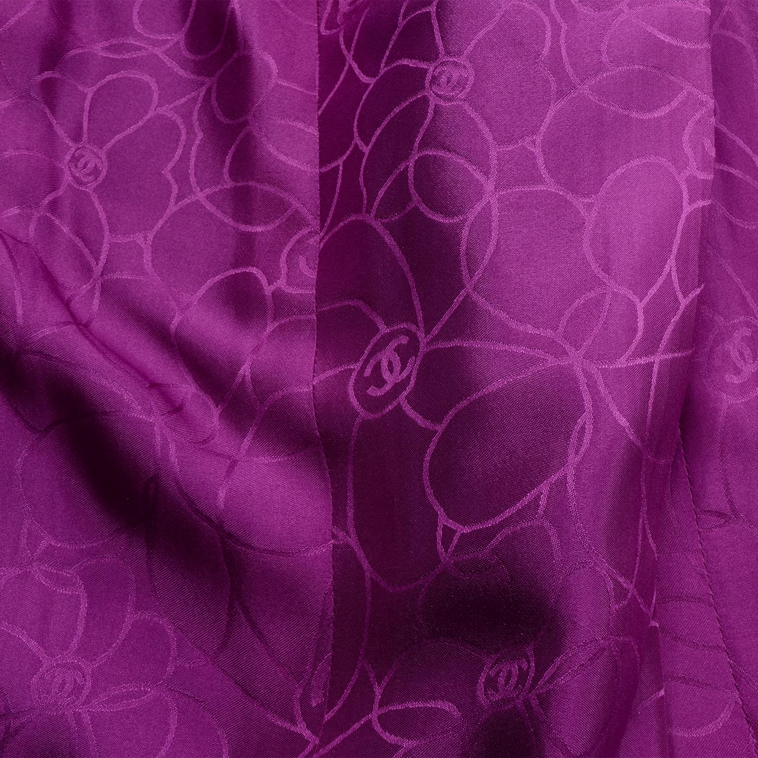 Chanel 2001 Magenta Purple Metallic Cropped Jacket w Asymmetrical Zipper For Sale 4