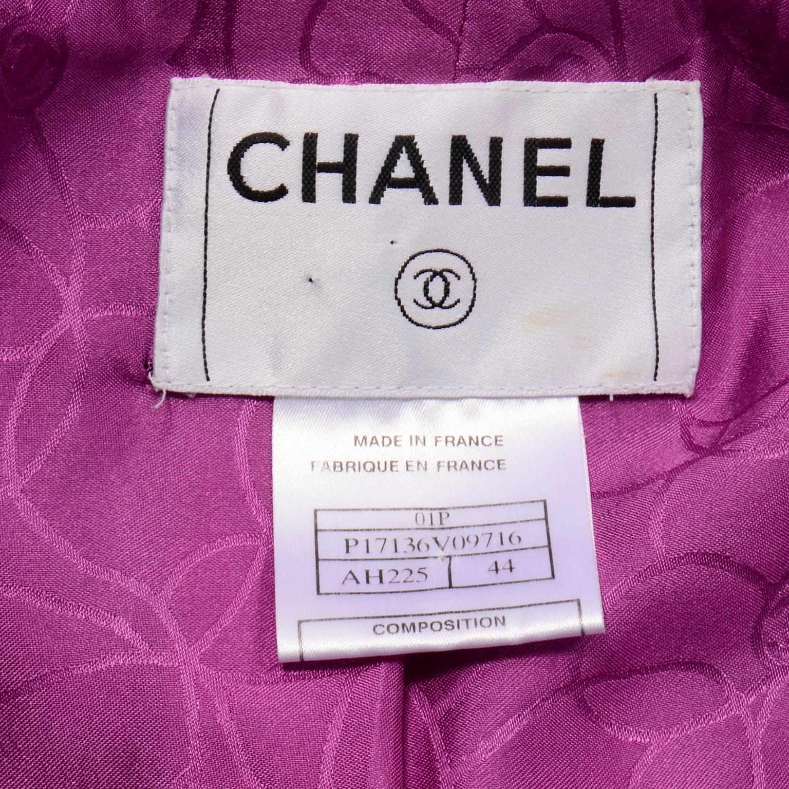 Chanel 2001 Magenta Purple Metallic Cropped Jacket w Asymmetrical Zipper For Sale 6