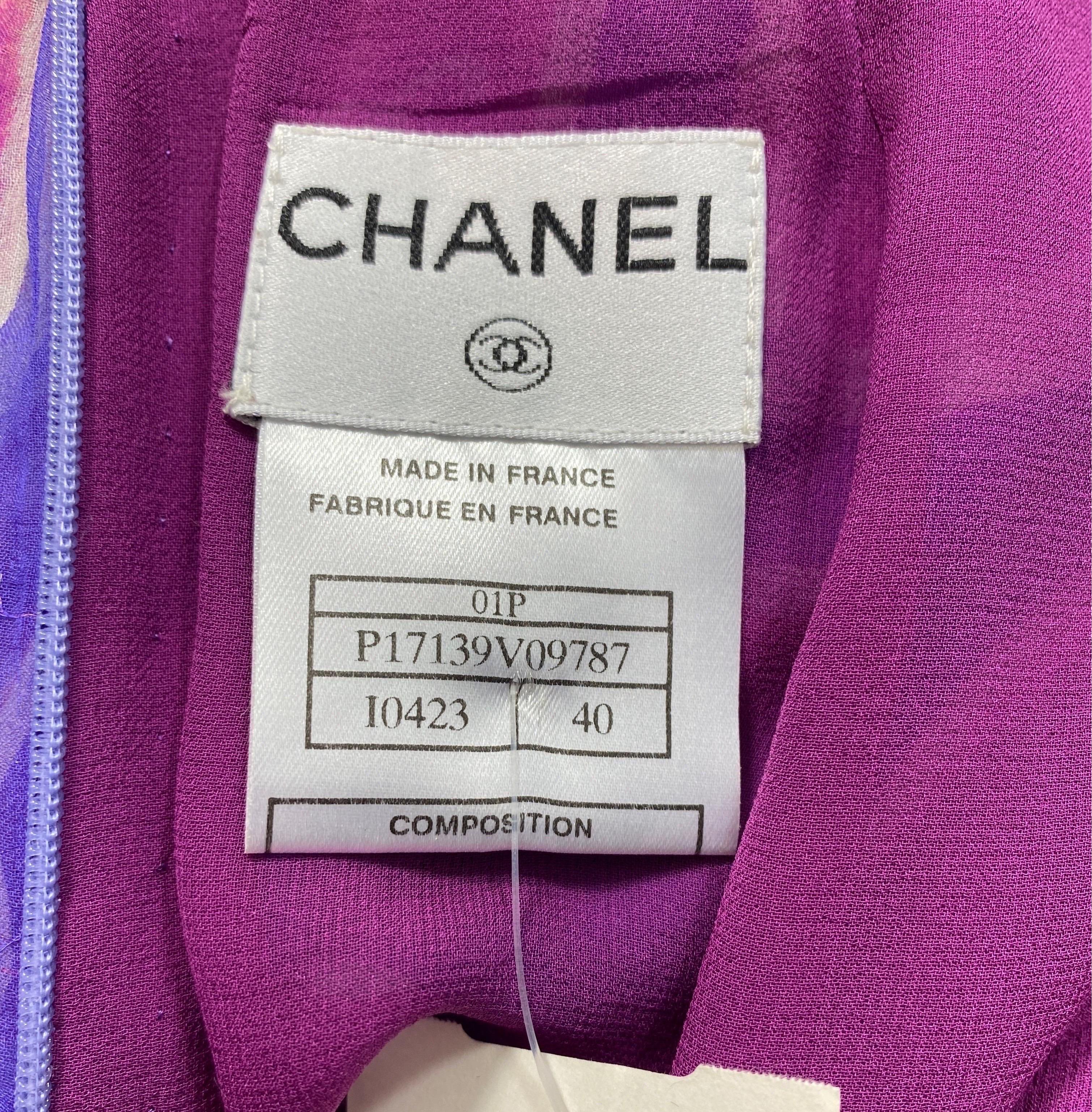 Chanel 2001 Purple and Fuchsia Silk Print Skirt - Size 40 8