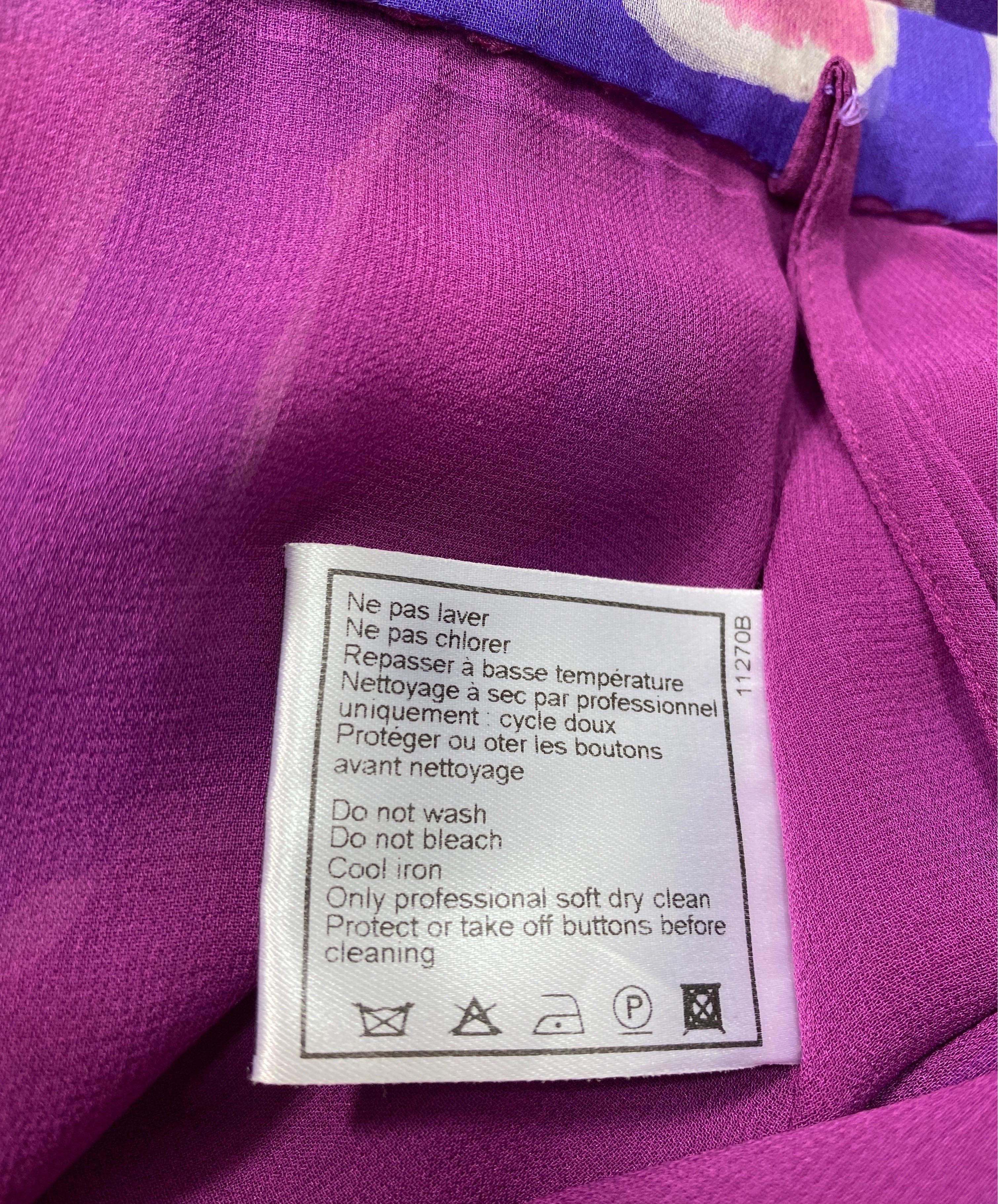 Chanel 2001 Purple and Fuchsia Silk Print Skirt - Size 40 11
