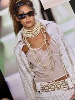 CHANEL 2001 Runway Ecru Tweed Suit with CC Buttons 38 FR