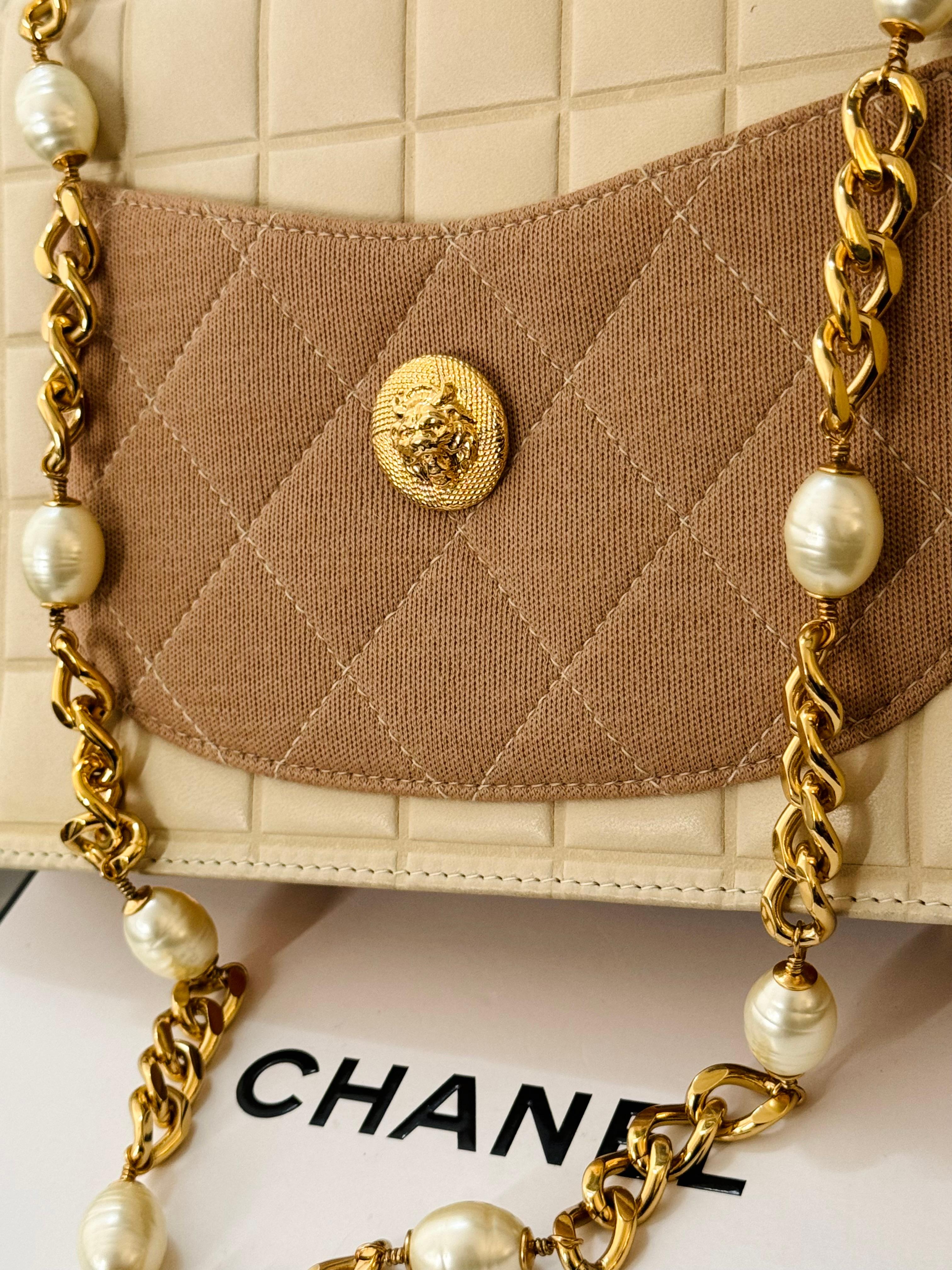Chanel 2001 runway flap bag  For Sale 2