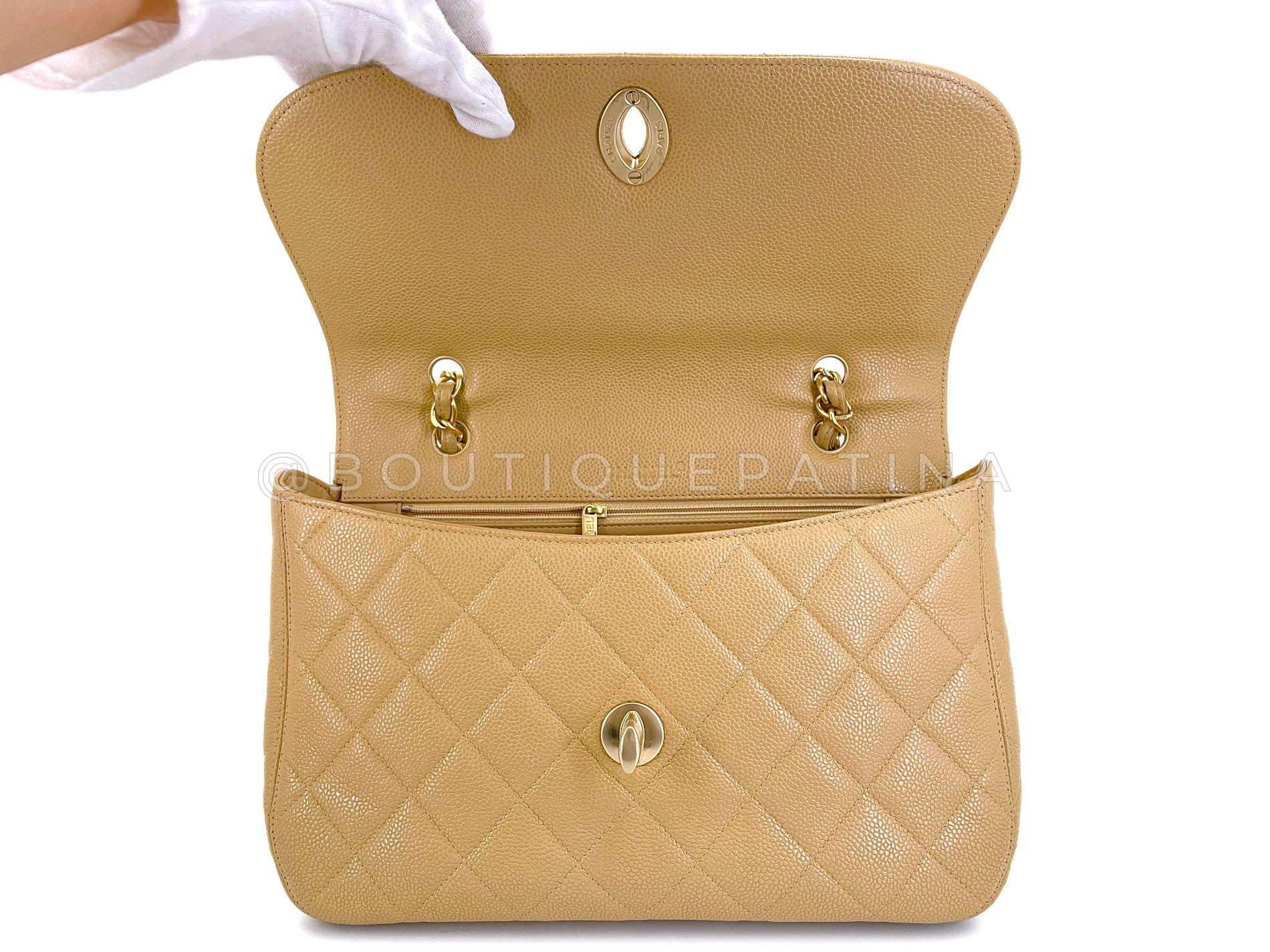 Chanel 2001 Vintage Beige Caviar Jumbo Classic Flap Bag 24k GHW Curved 68128 For Sale 5