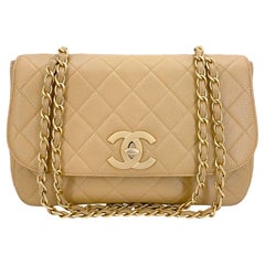 Chanel 2001 Vintage Beige Caviar Jumbo Bolso Clásico Solapa 24k GHW Curvo 68128
