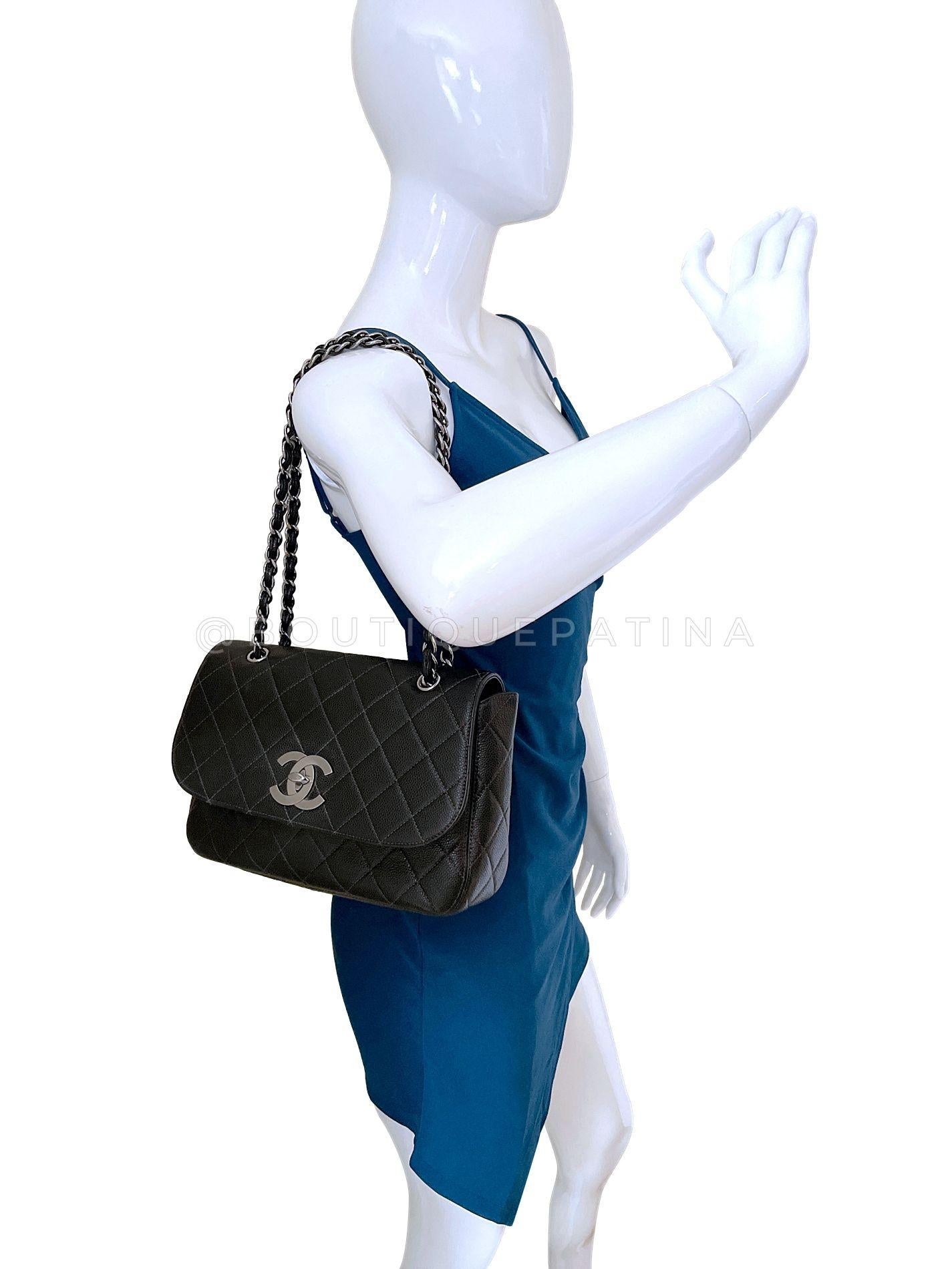 Chanel 2001 Vintage Black Caviar Curved Jumbo Classic Flap Bag RHW 68338 For Sale 9
