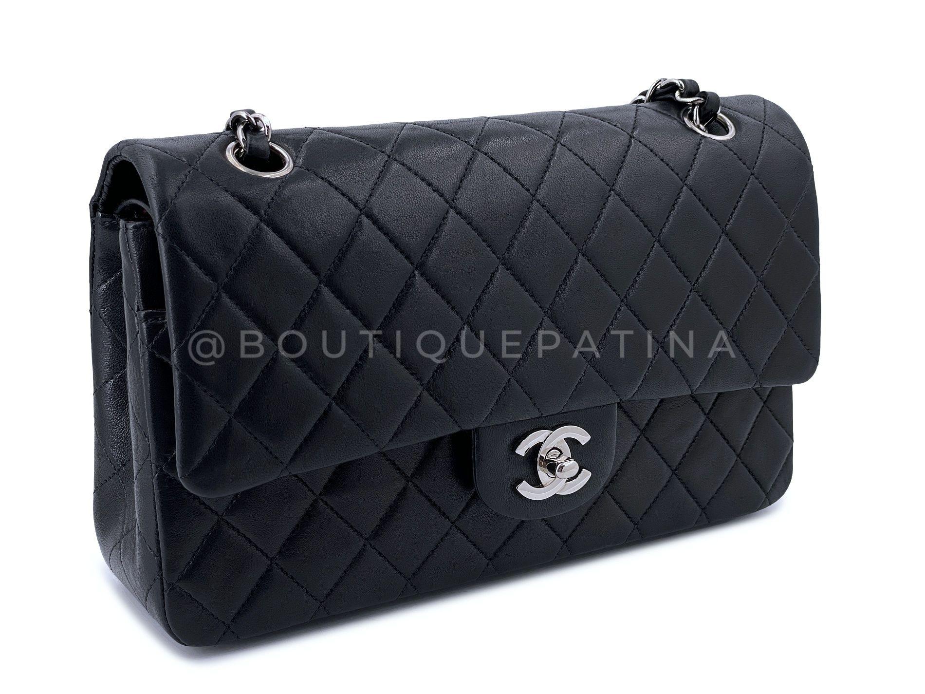 Chanel 2001 Vintage Black Lambskin Medium Classic Double Flap Bag SHW 64681 In Excellent Condition In Costa Mesa, CA