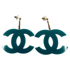 Chanel 2001 Vintage Teal Azul Verde Jumbo CC Lucite XL Pendientes perforados