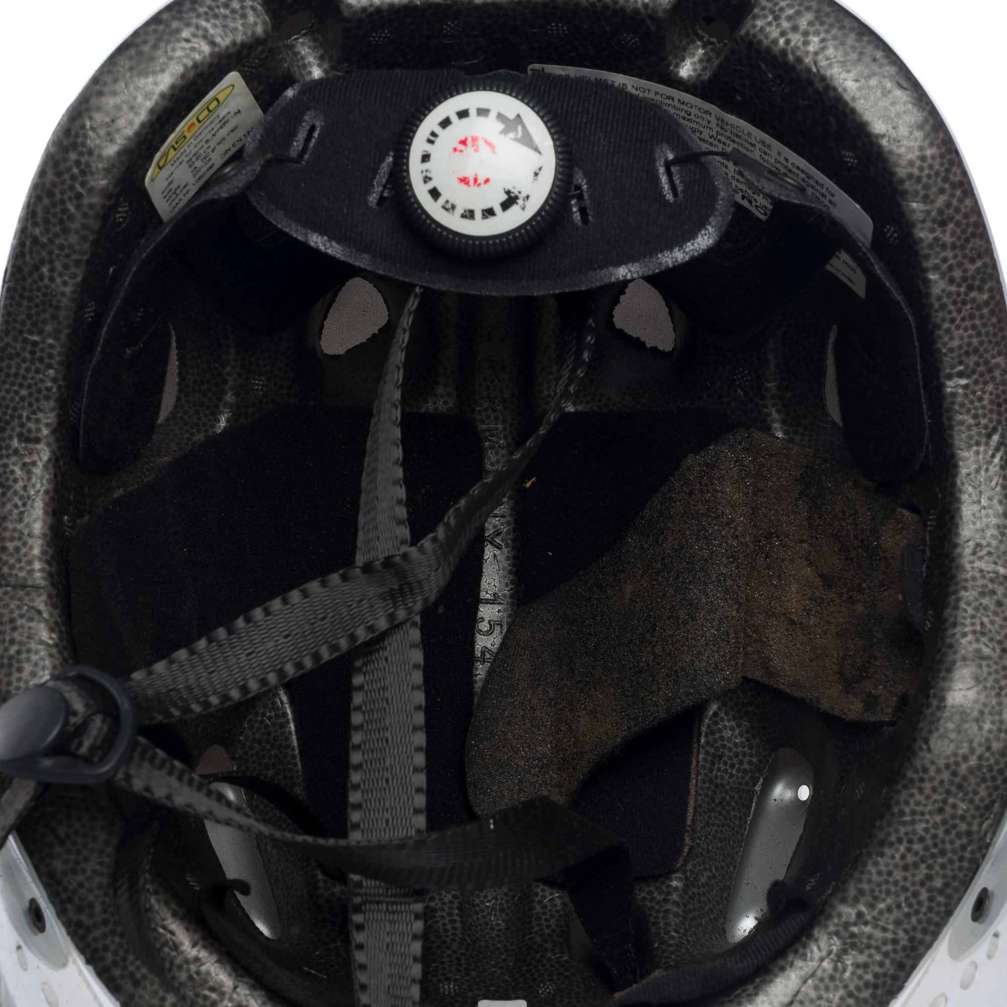 Chanel 2001 White Logo Vintage Mountaineer Helmet Limited Edition Novelty Hat For Sale 3