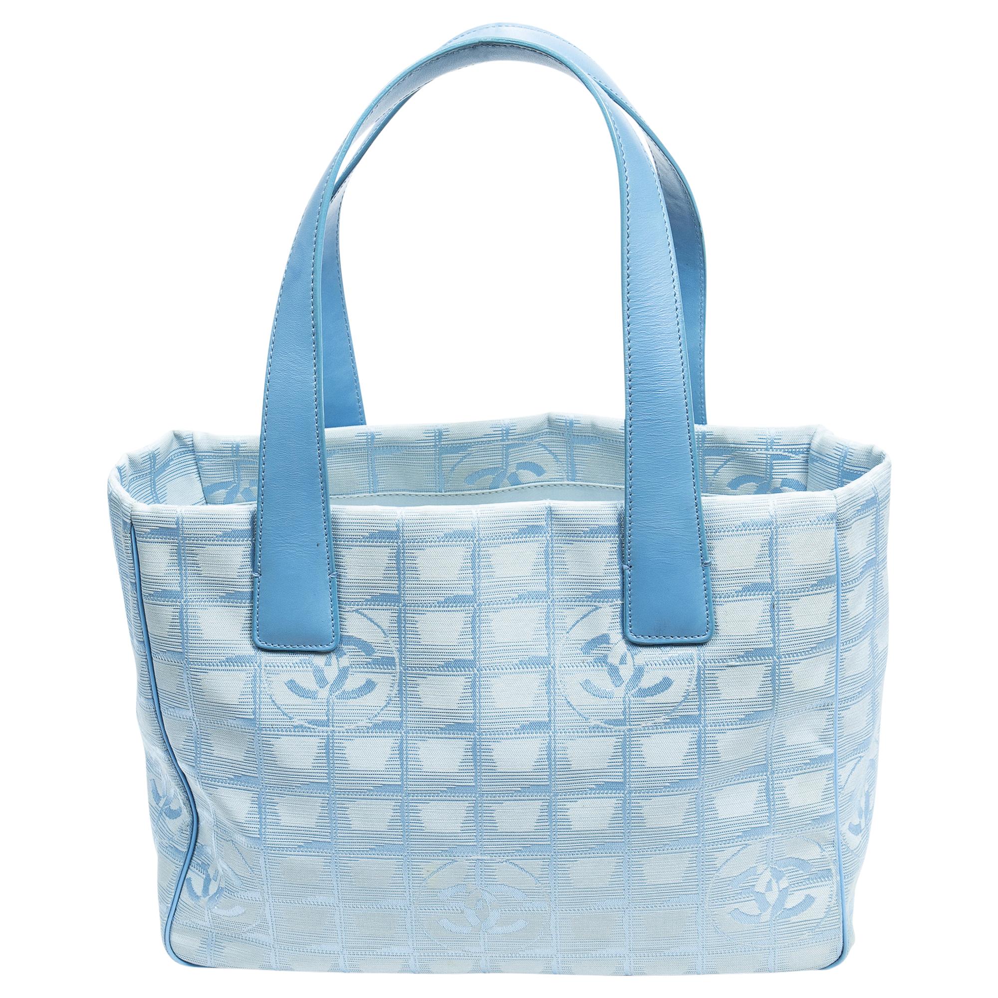 Chanel 2002 Blue Travel Ligne Shopping Tote In Excellent Condition In Atlanta, GA