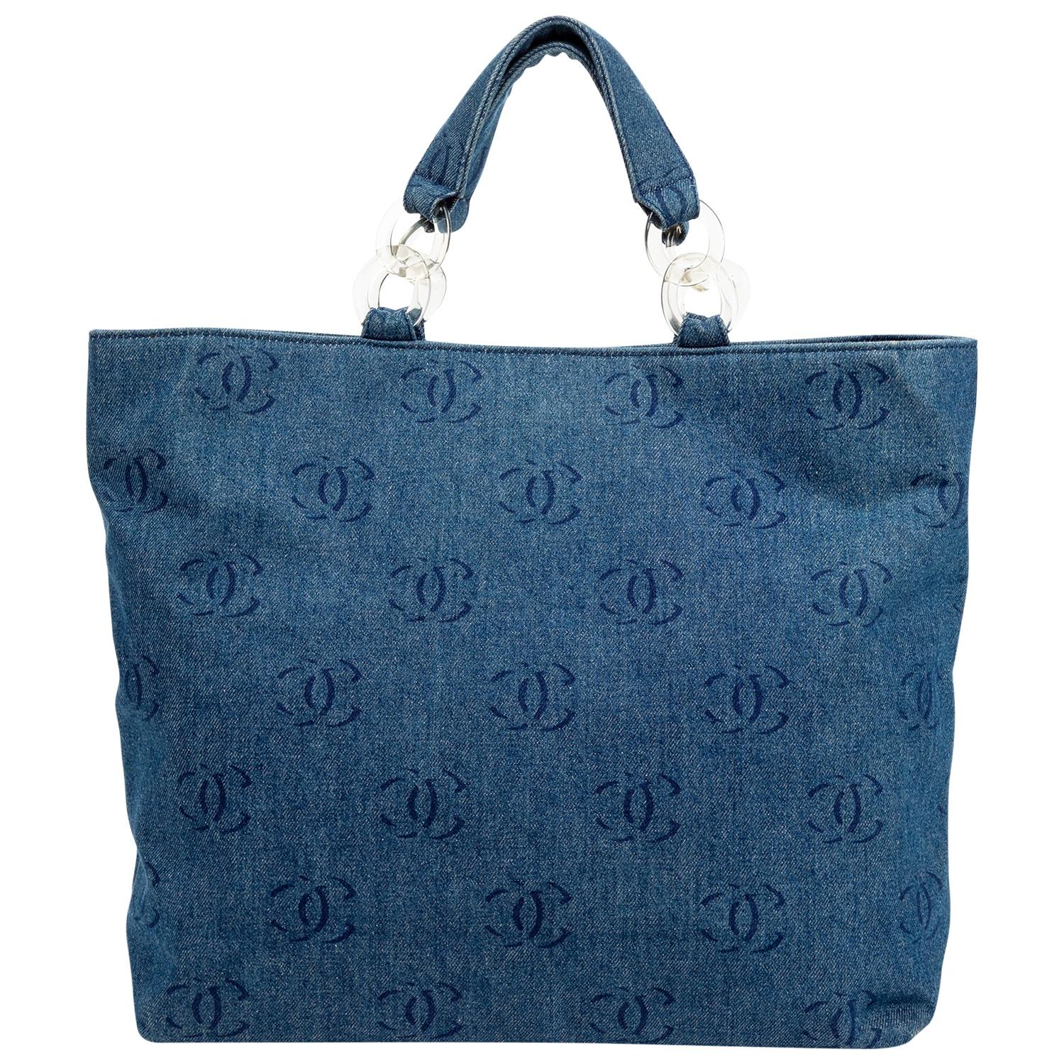 Women's or Men's Chanel 2002 Cruise Collection Denim CC Tote For Sale