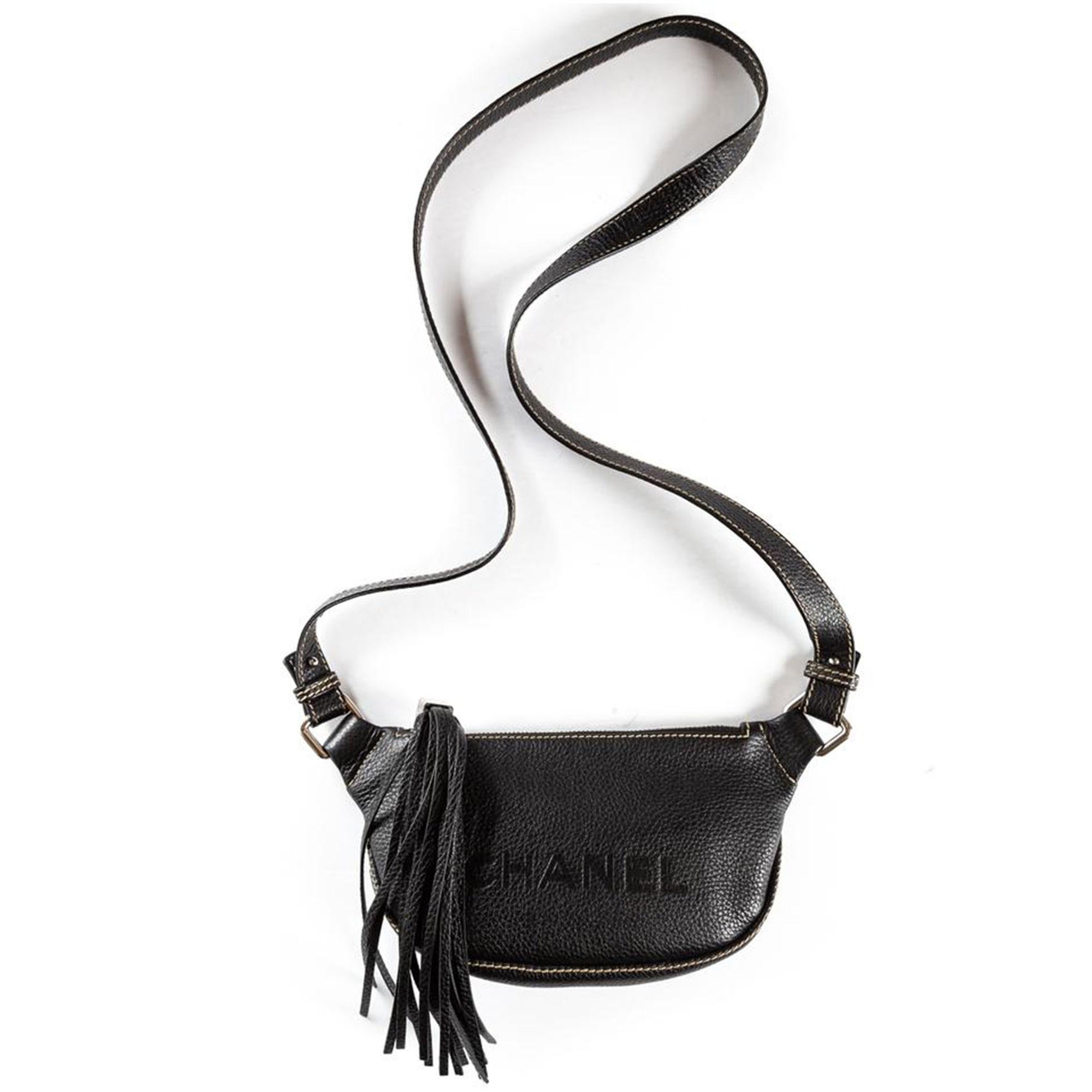 Chanel 2002 - Sac de pochette à franges et glands en cuir nappé à points de chaînette en vente 3