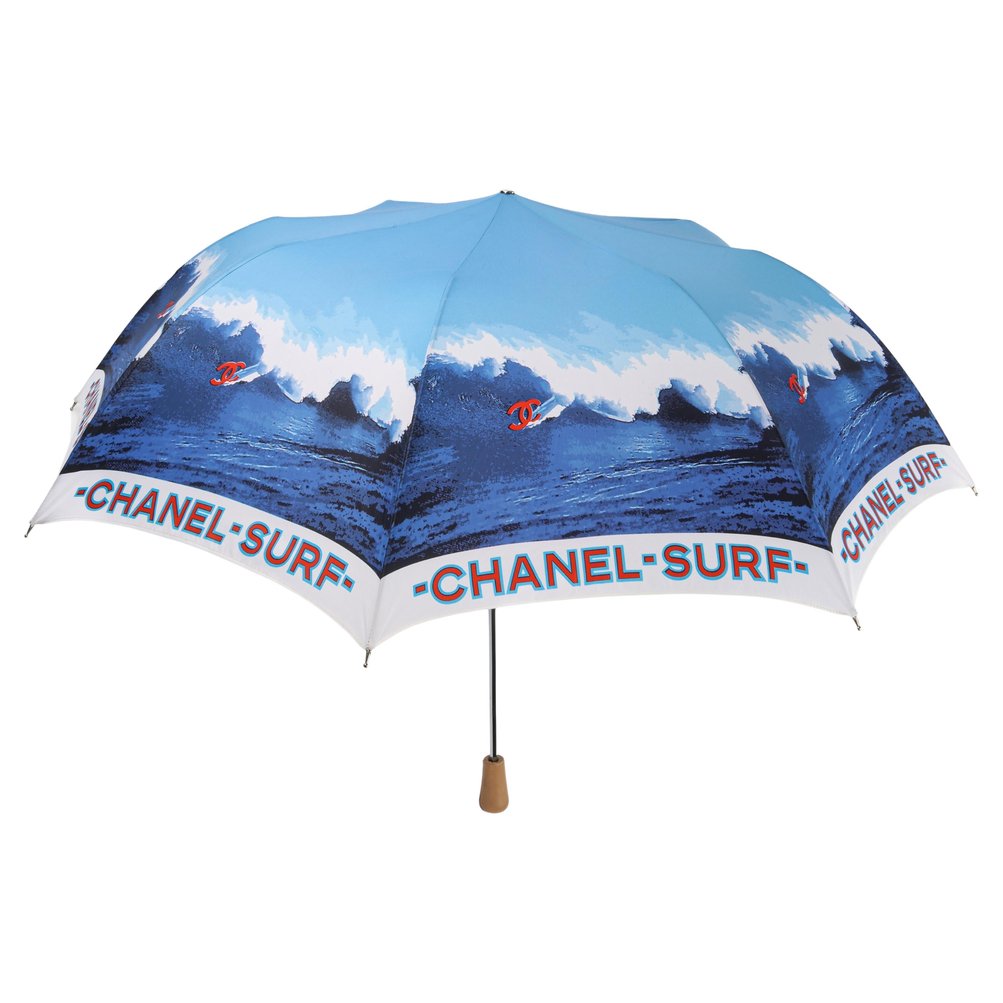 CHANEL 2002 "Surf Line" Red White Blue CC Wave Large Parasol Umbrella w/ Cover For Sale