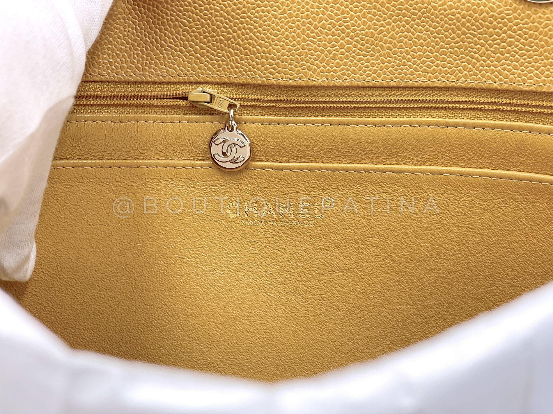 Chanel 2002 Vintage Beige Caviar Jumbo Classic Flap Bag 24k GHW  68248 For Sale 6