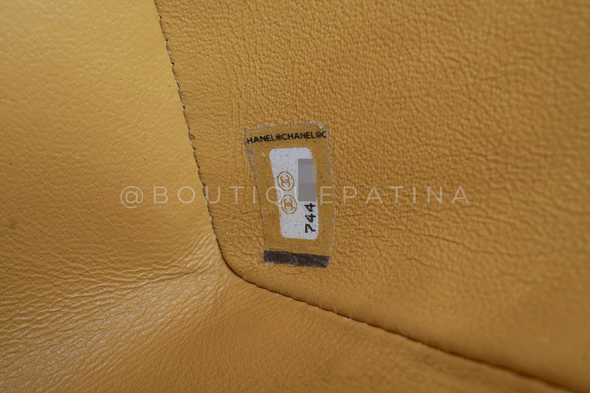 Chanel 2002 Vintage Beige Caviar Jumbo Classic Flap Bag 24k GHW  68248 For Sale 7