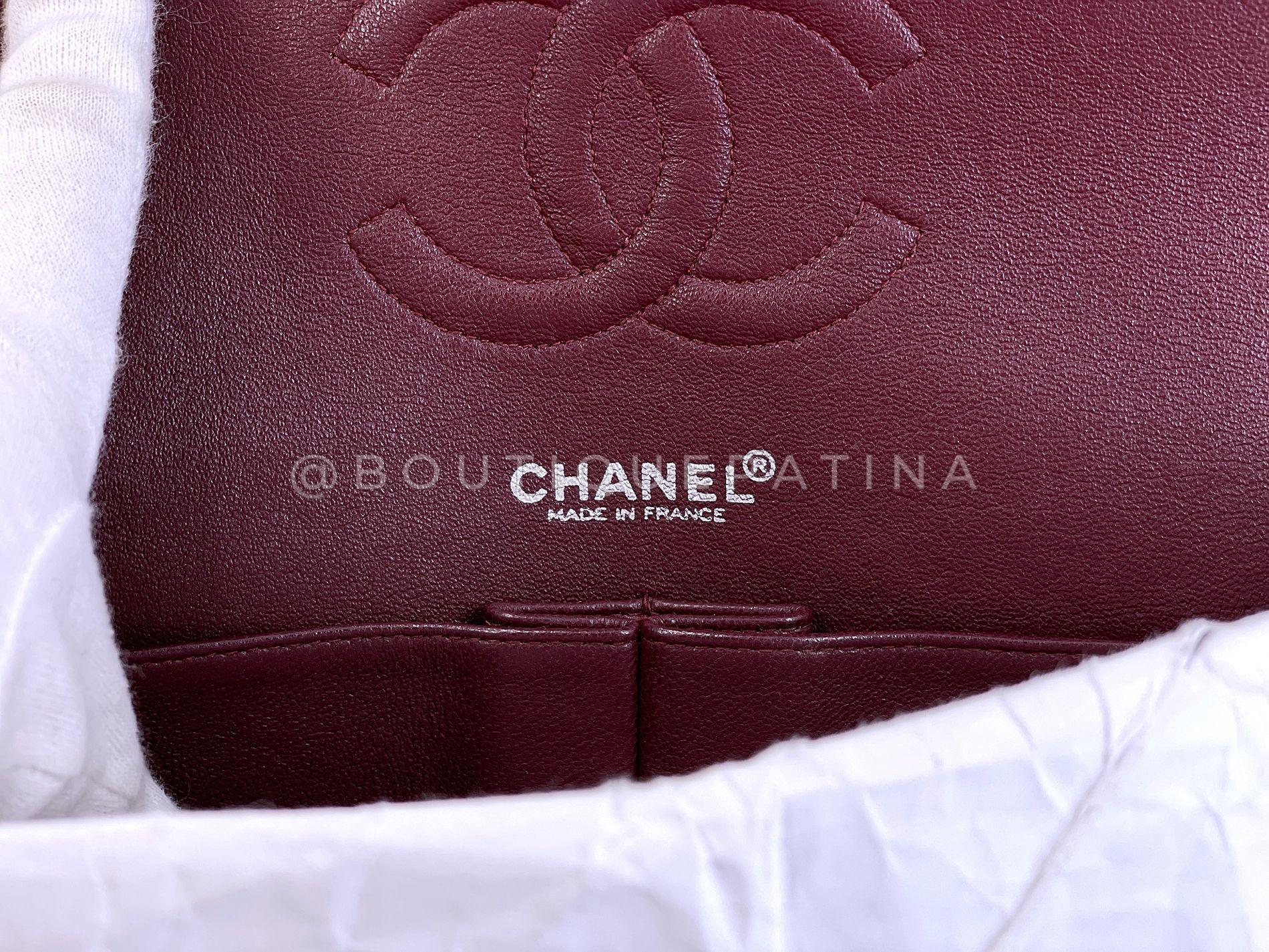 Chanel 2002 Vintage Black Lambskin Medium Classic Double Flap Bag SHW  64495 en vente 6