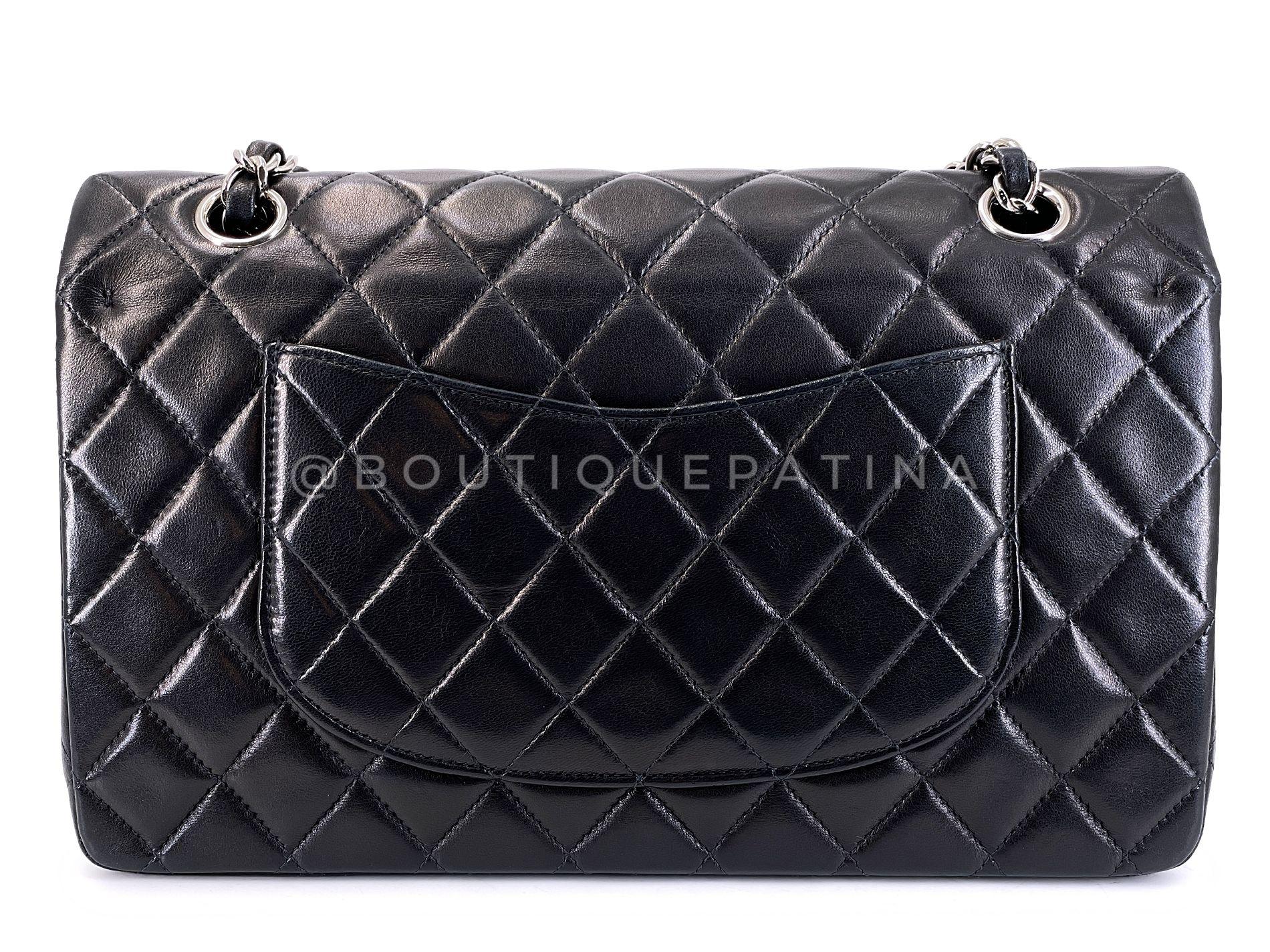 Chanel 2002 Vintage Black Lambskin Medium Classic Double Flap Bag SHW  64495 Pour femmes en vente