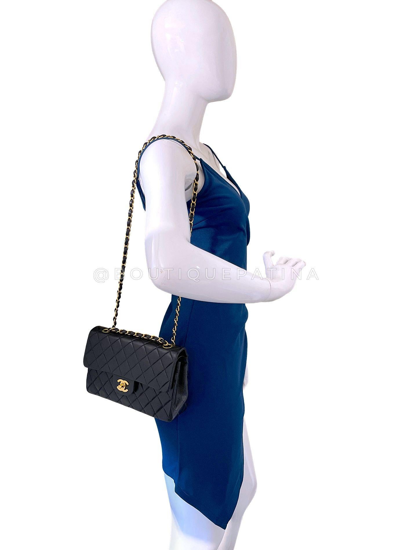 Chanel 2002 Vintage Petit sac classique à double rabat en cuir d'agneau noir 24k GHW 64869 en vente 10