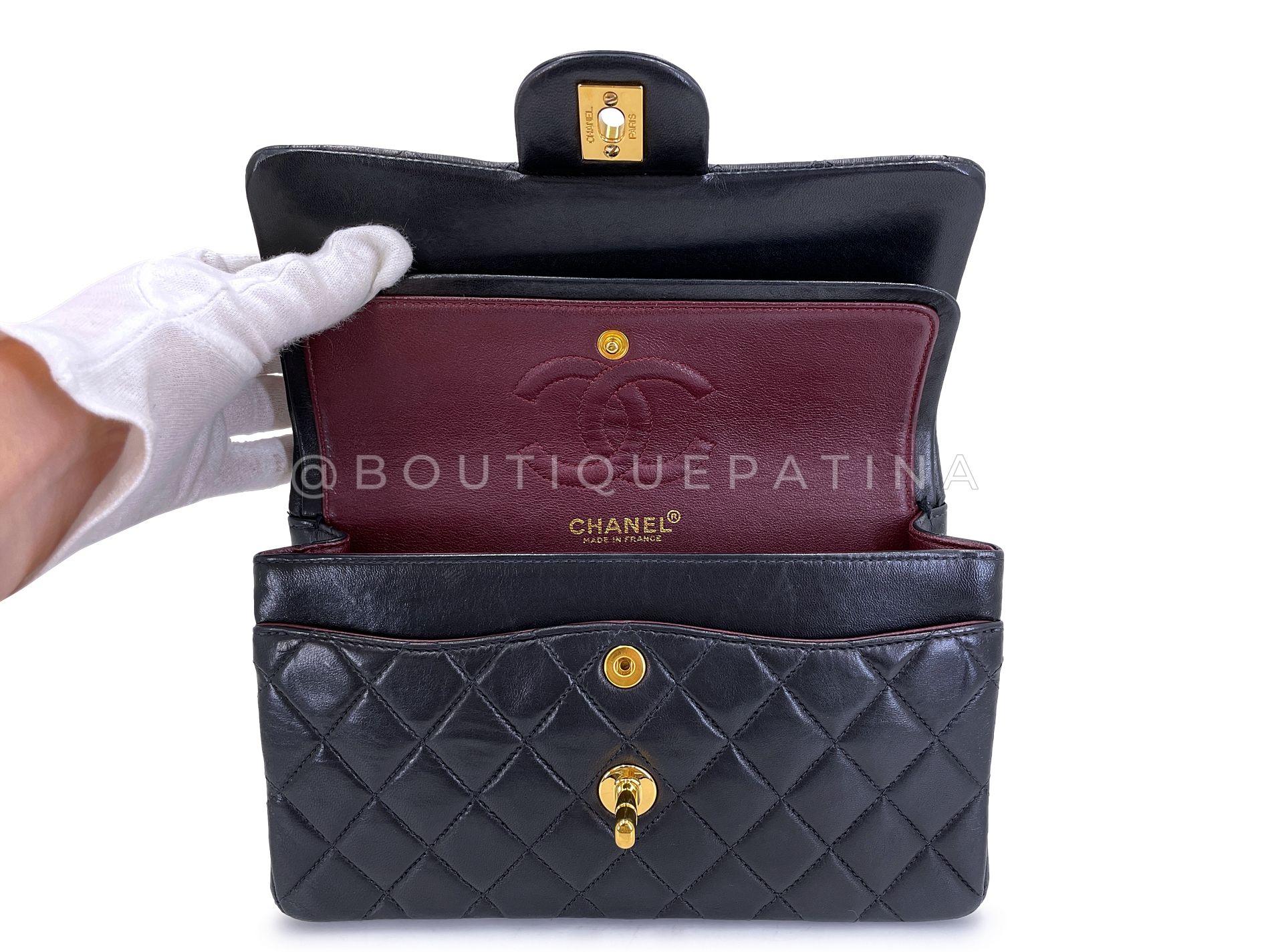 Chanel 2002 Vintage Petit sac classique à double rabat en cuir d'agneau noir 24k GHW 64869 en vente 4